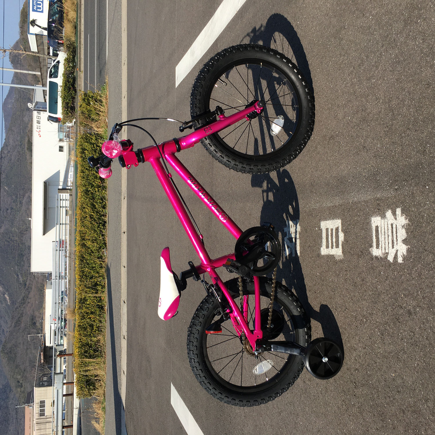 ヨツバサイクルに新色クリスタル