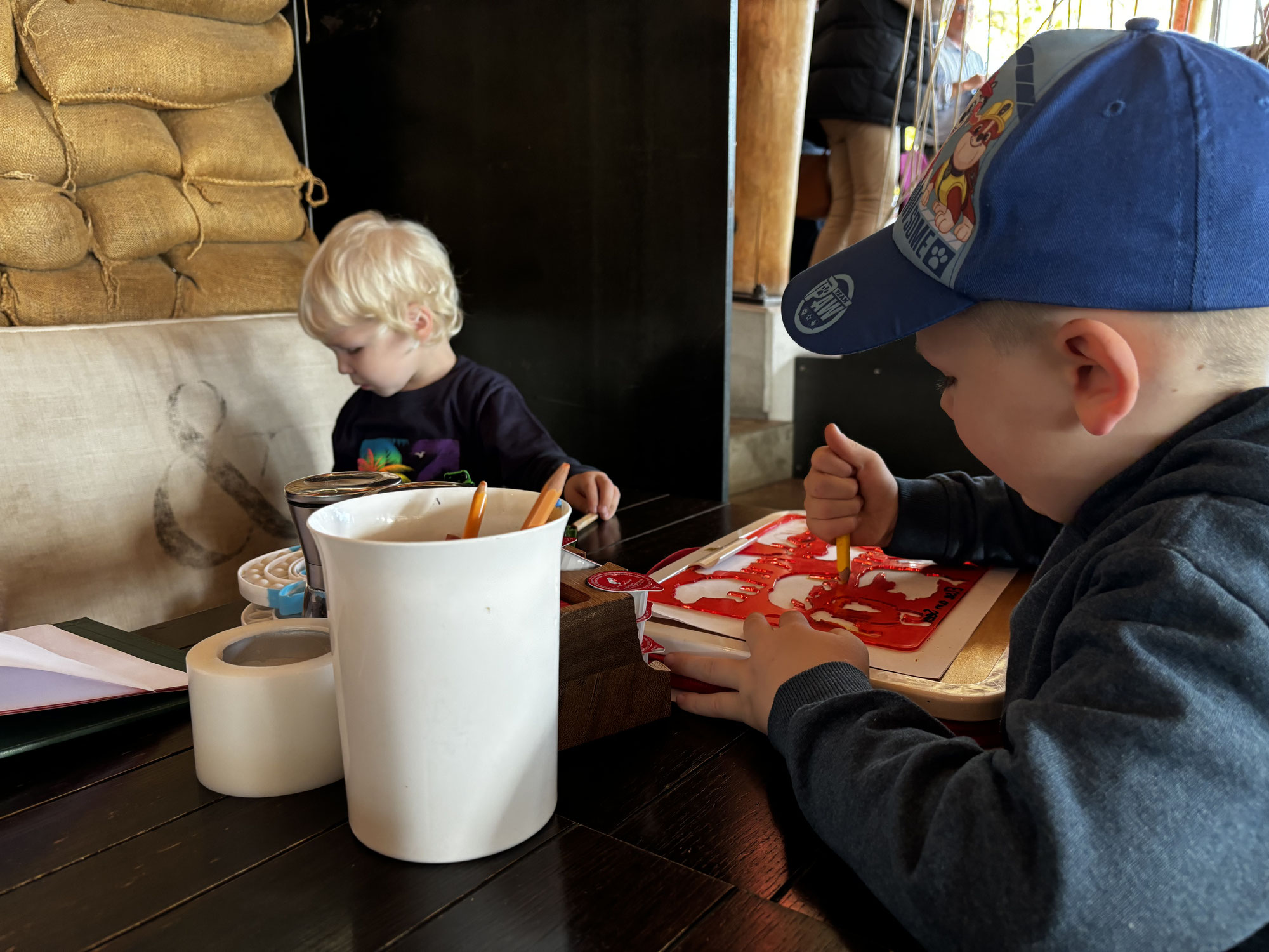 Kleine Kinder großer Betrieb