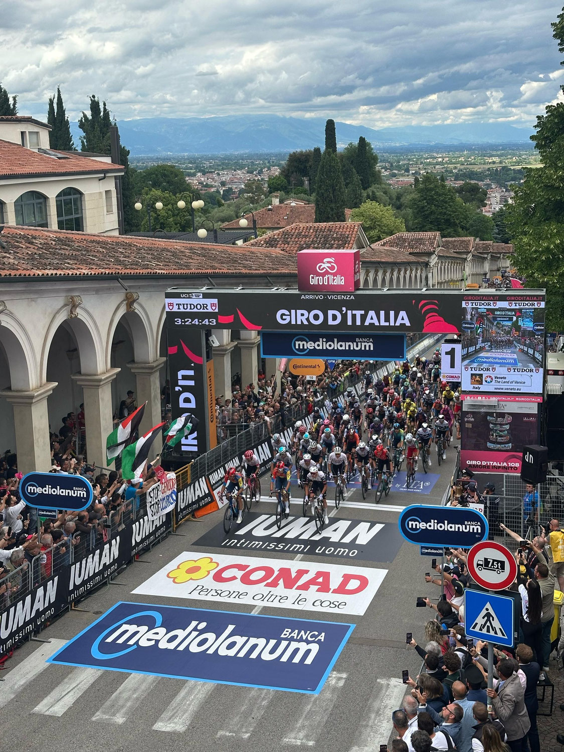 Giro d'Italia - the most beautiful cycling race in the world!