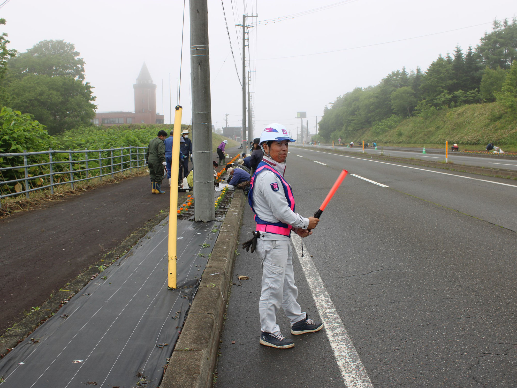 「サンタランド花いっぱい運動」に協力しました