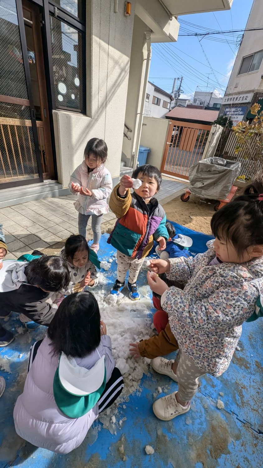 雪遊び