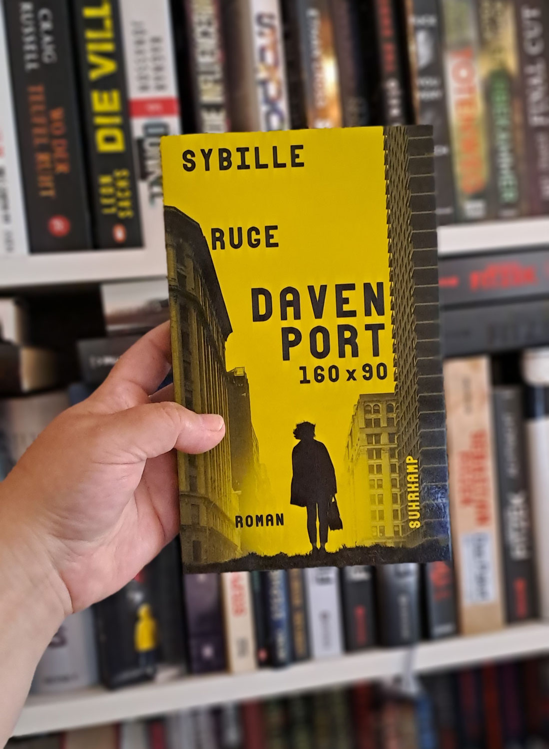 Noir-Krimi mit Schauplatz Frankfurt - Rezension zu "Davenport 160 x 90"