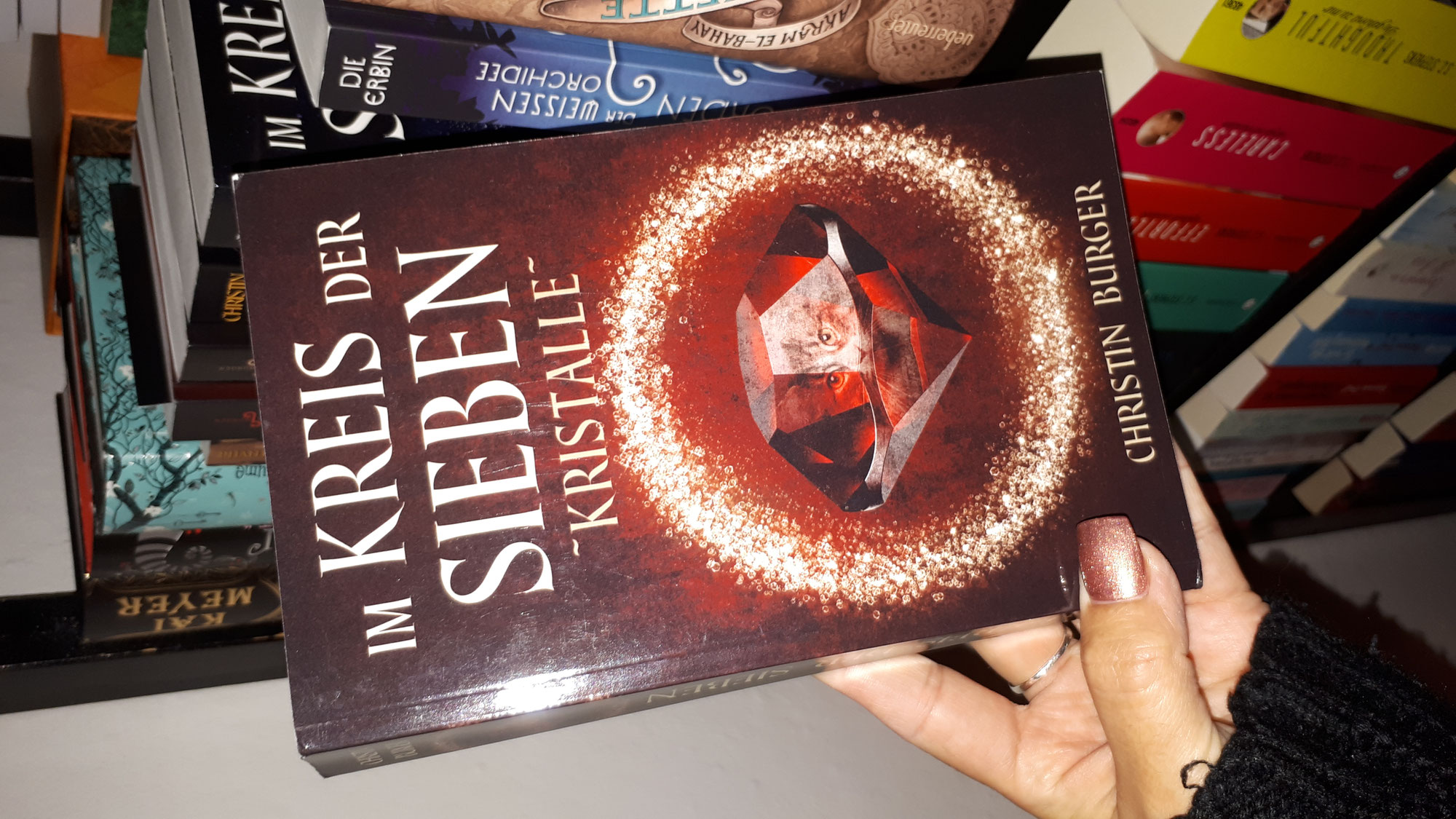 **Rezension** Im Kreis der Sieben - Kristalle