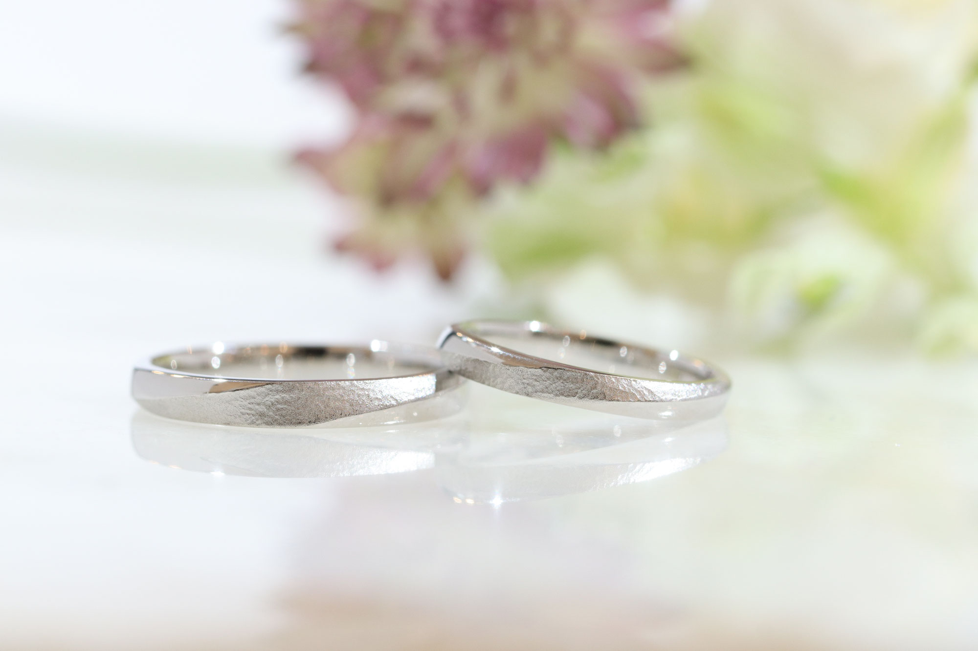 お揃いのテクスチャの入ったご結婚指輪