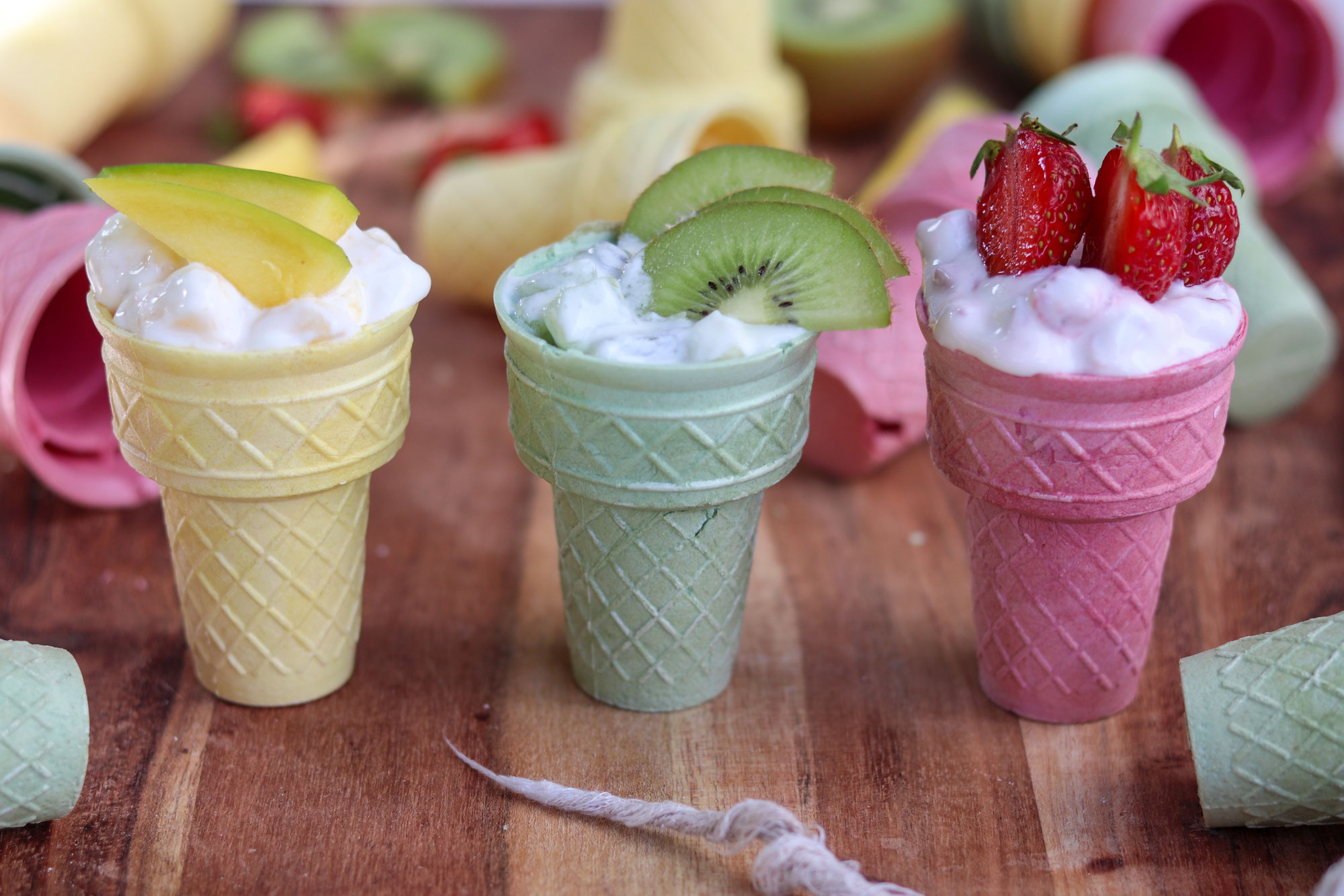 Fruchtjoghurt im Eisbecher