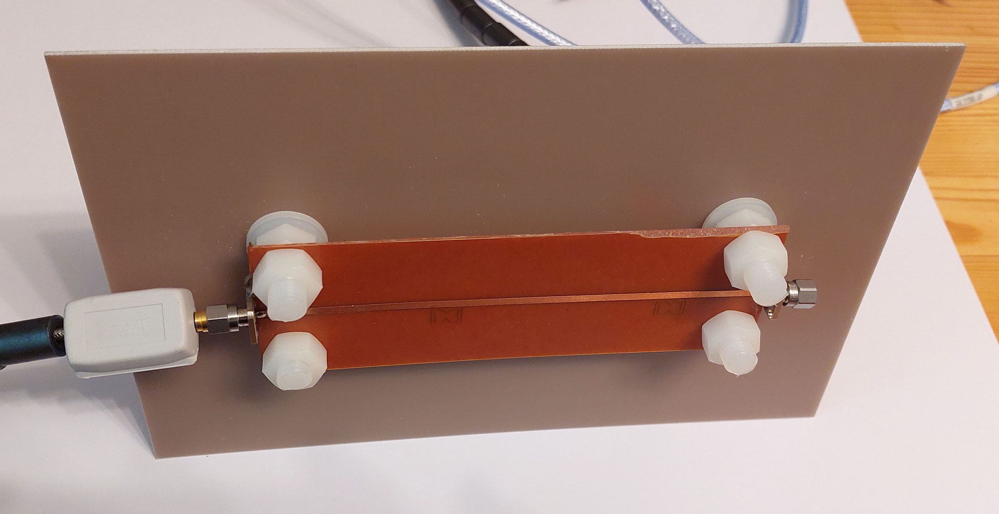 Partial Inductance of Microstrip Line - Part 1 - SPICE circuit