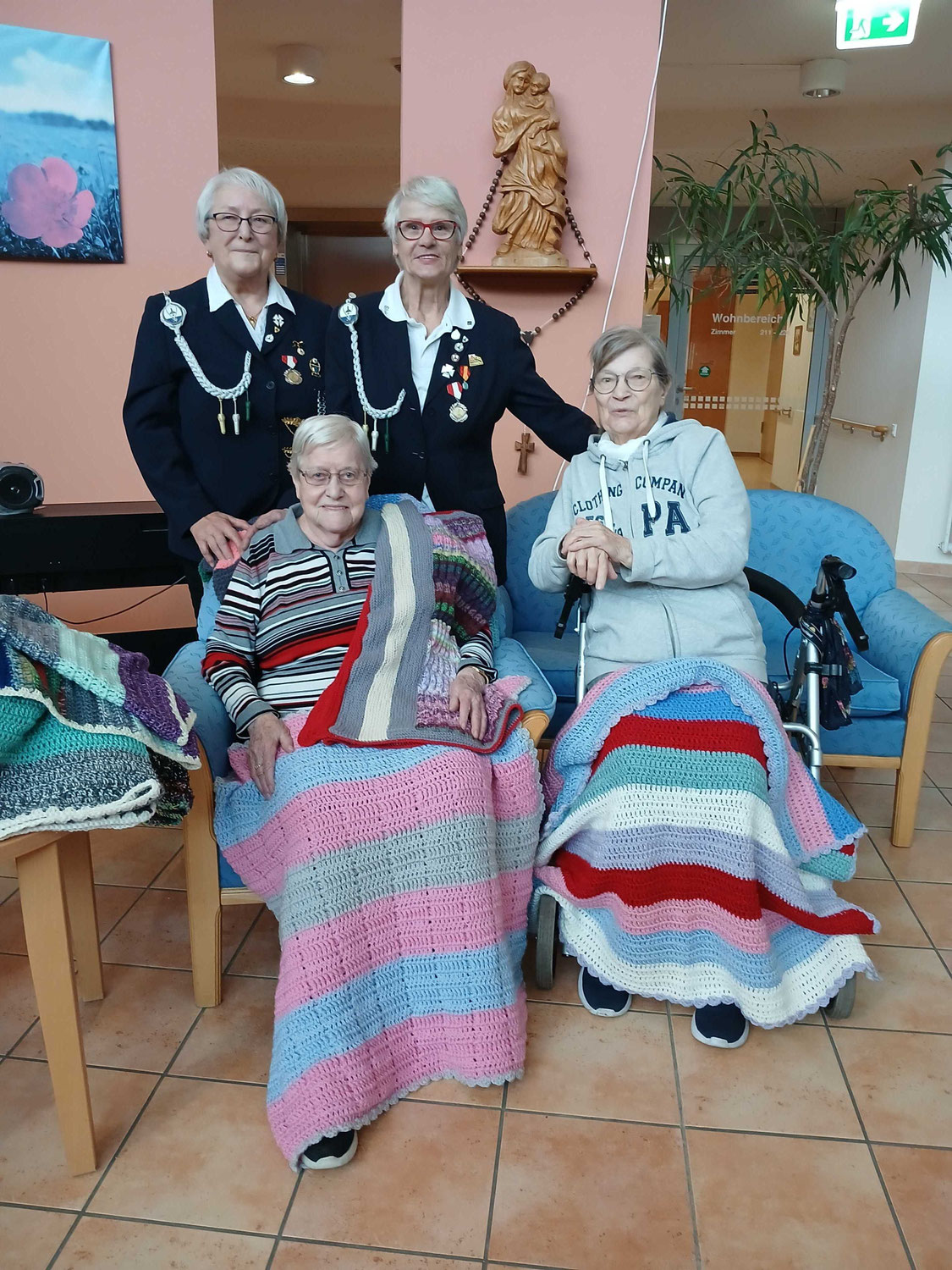 KK Rühen - Strickgruppe der Kyffhäuser übergibt erneut zahlreiche Decken