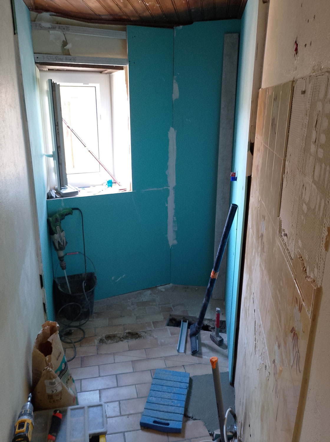 Placo posé dans la salle de bain