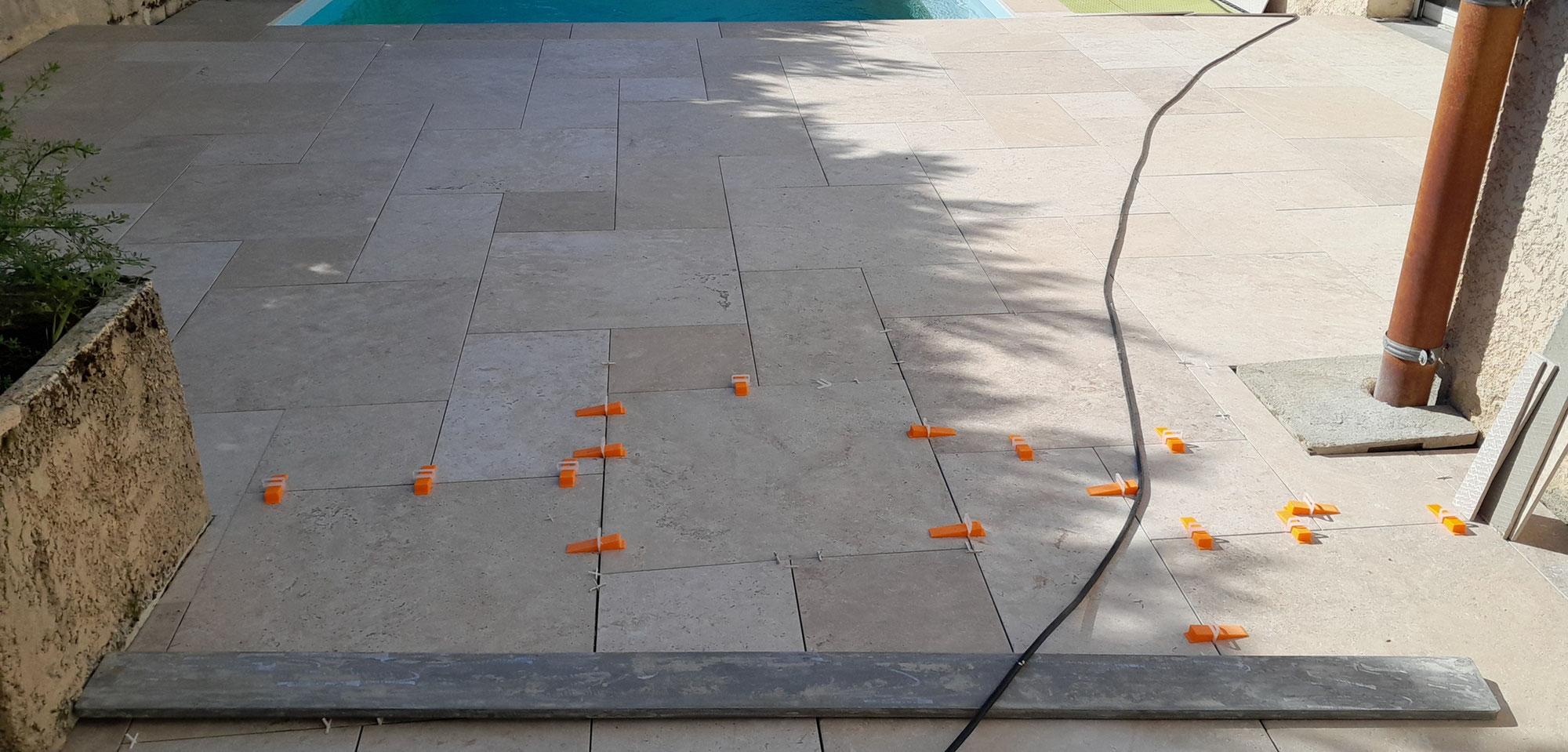 Fin de la terrasse en opus romain