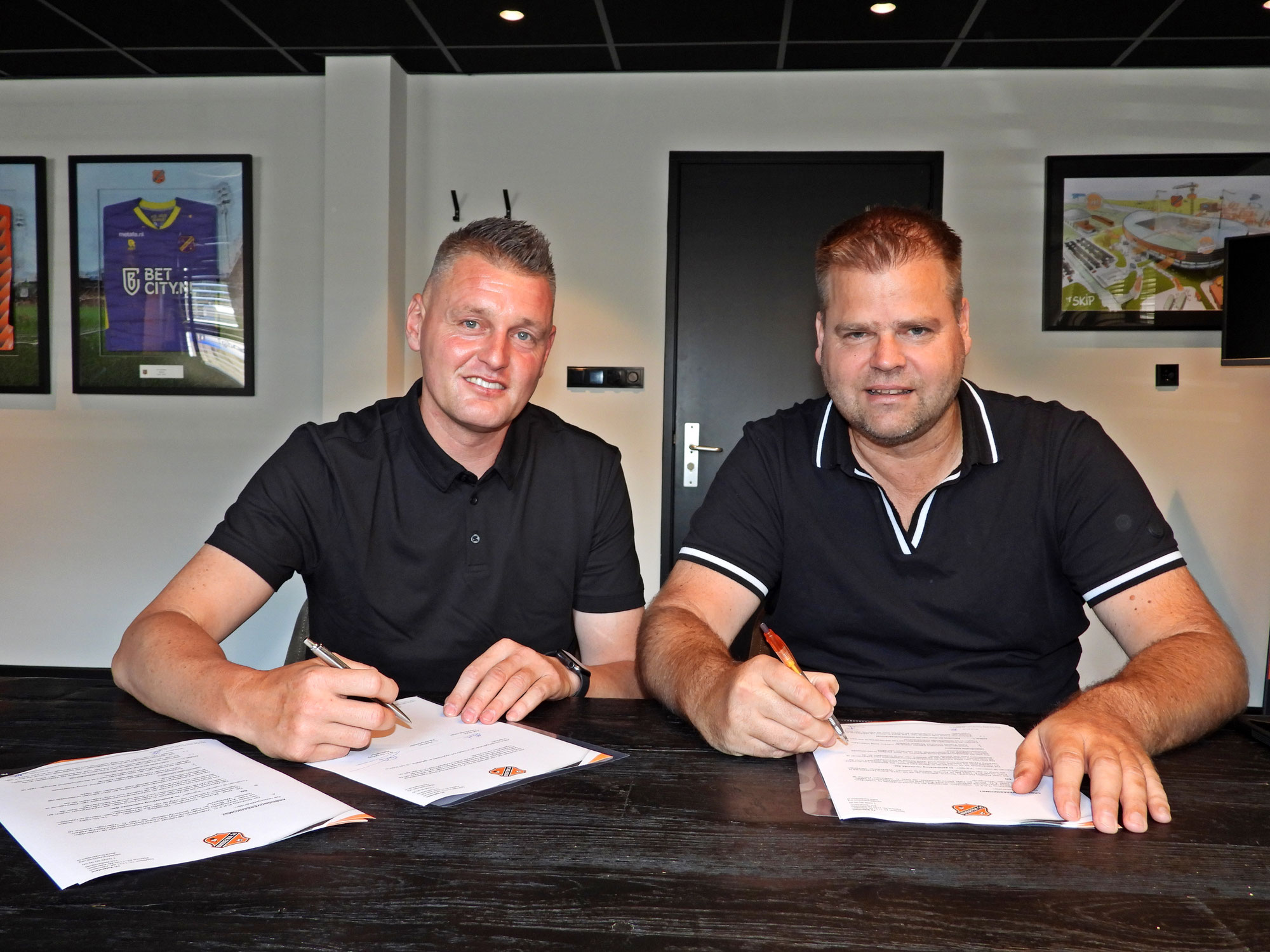 FC Volendam gaat "in zee" met Michael Dingsdag als hoofdtrainer van de Volendammer beloften, met Regillio Simons als zijn rechterhand (O21)