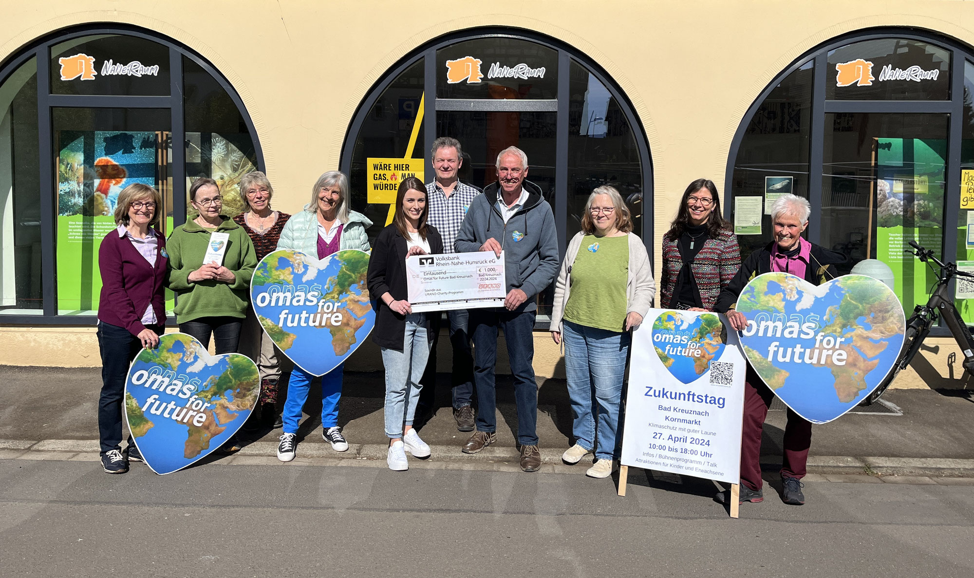 Klimaschutz mit guter Laune: Spendenübergabe an Omas for Future Bad Kreuznach