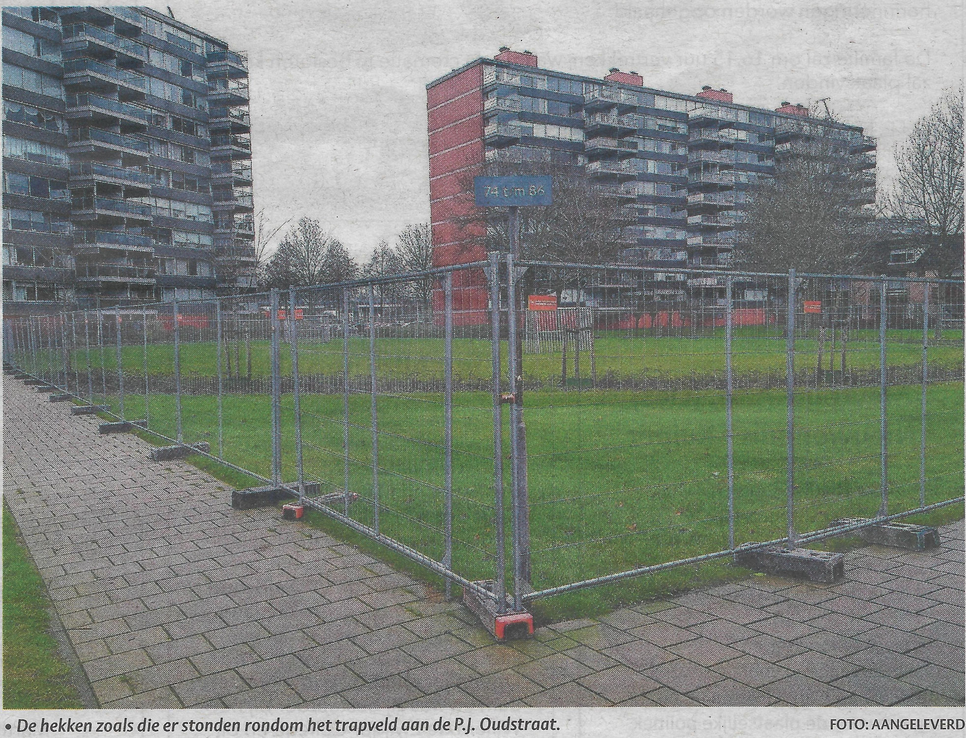 Vragen over hekken bij grasveld P.J. Oudstraat i.v.m. vuurwerkoverlast