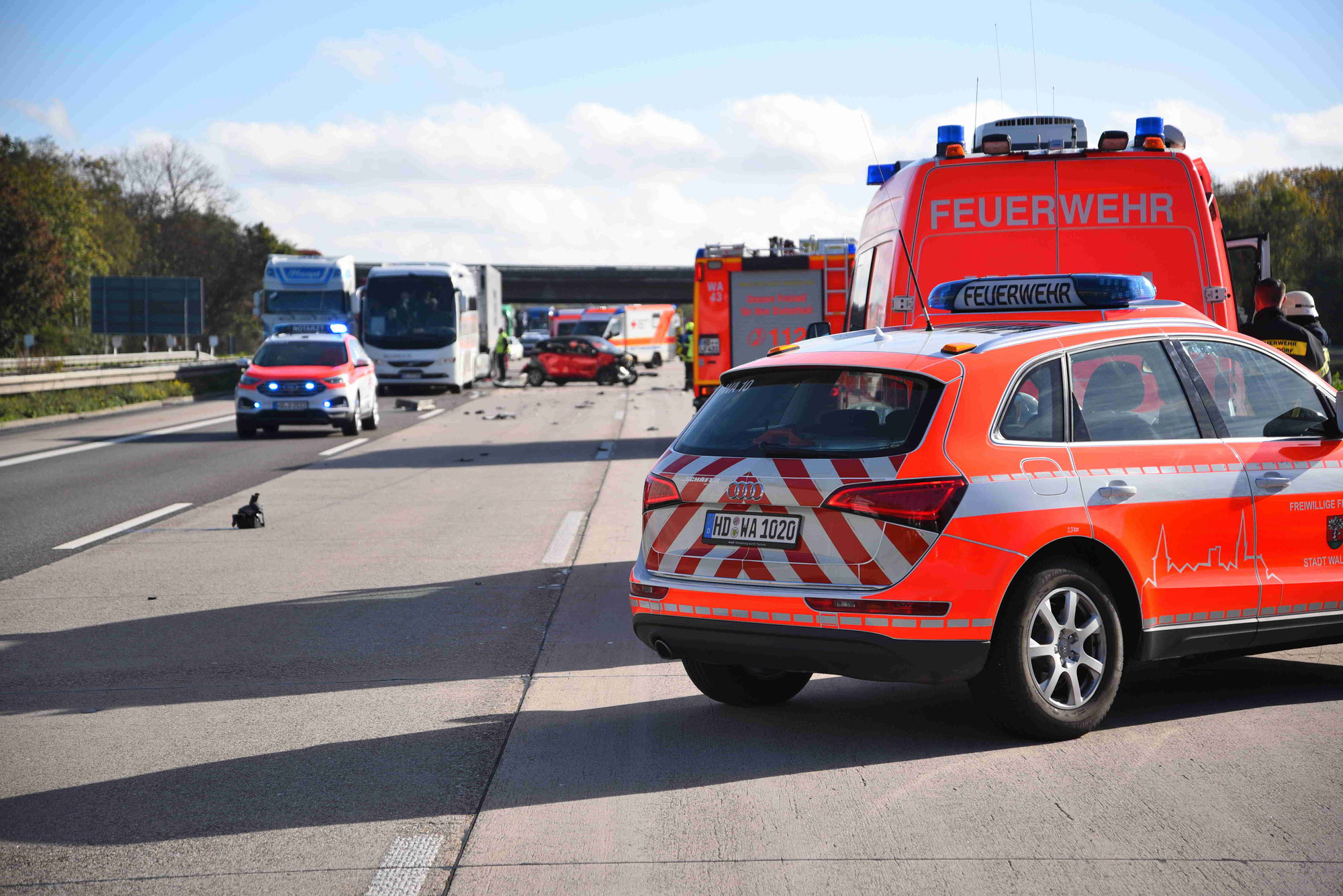 Schwerer Unfall am Autobahnkreuz Walldorf - Vollsperrung der A6