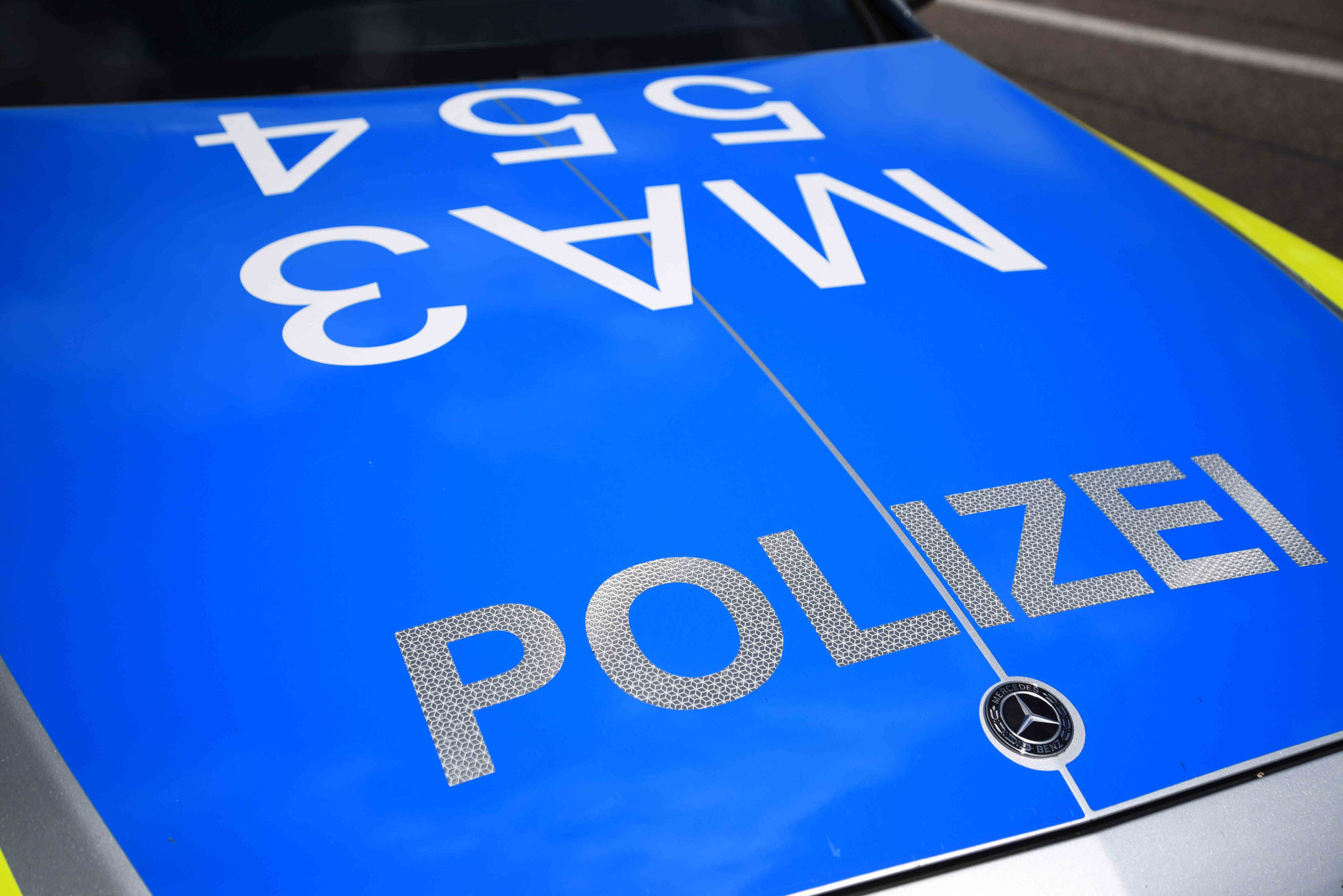 Junge Mann in Mannheim von Räuber attackiert und verletzt: Polizei bittet um Zeugenhinweise