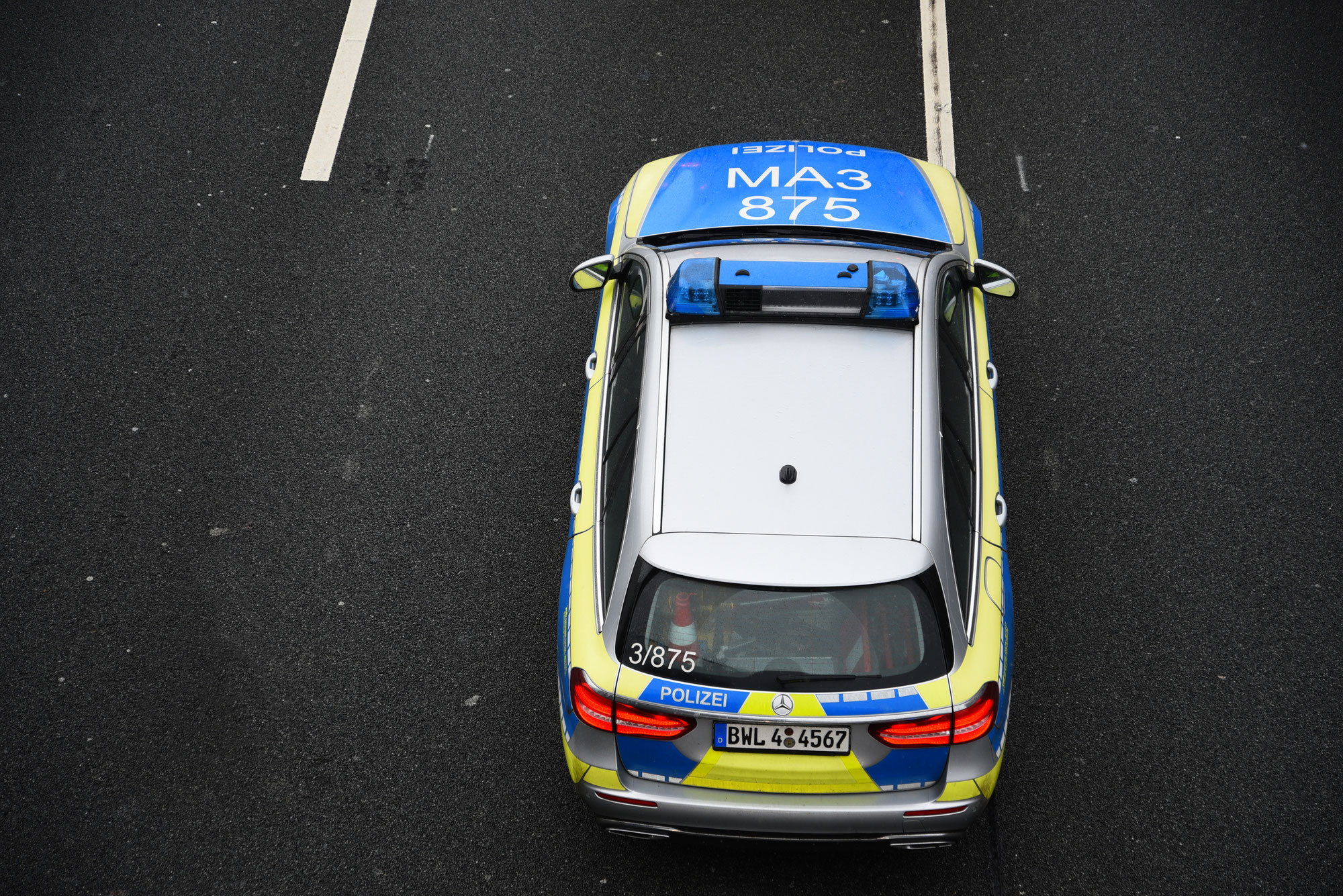 Karlsruhe: Mehrere Autofahrer gefährdet - Polizei sucht Zeugen und Geschädigte