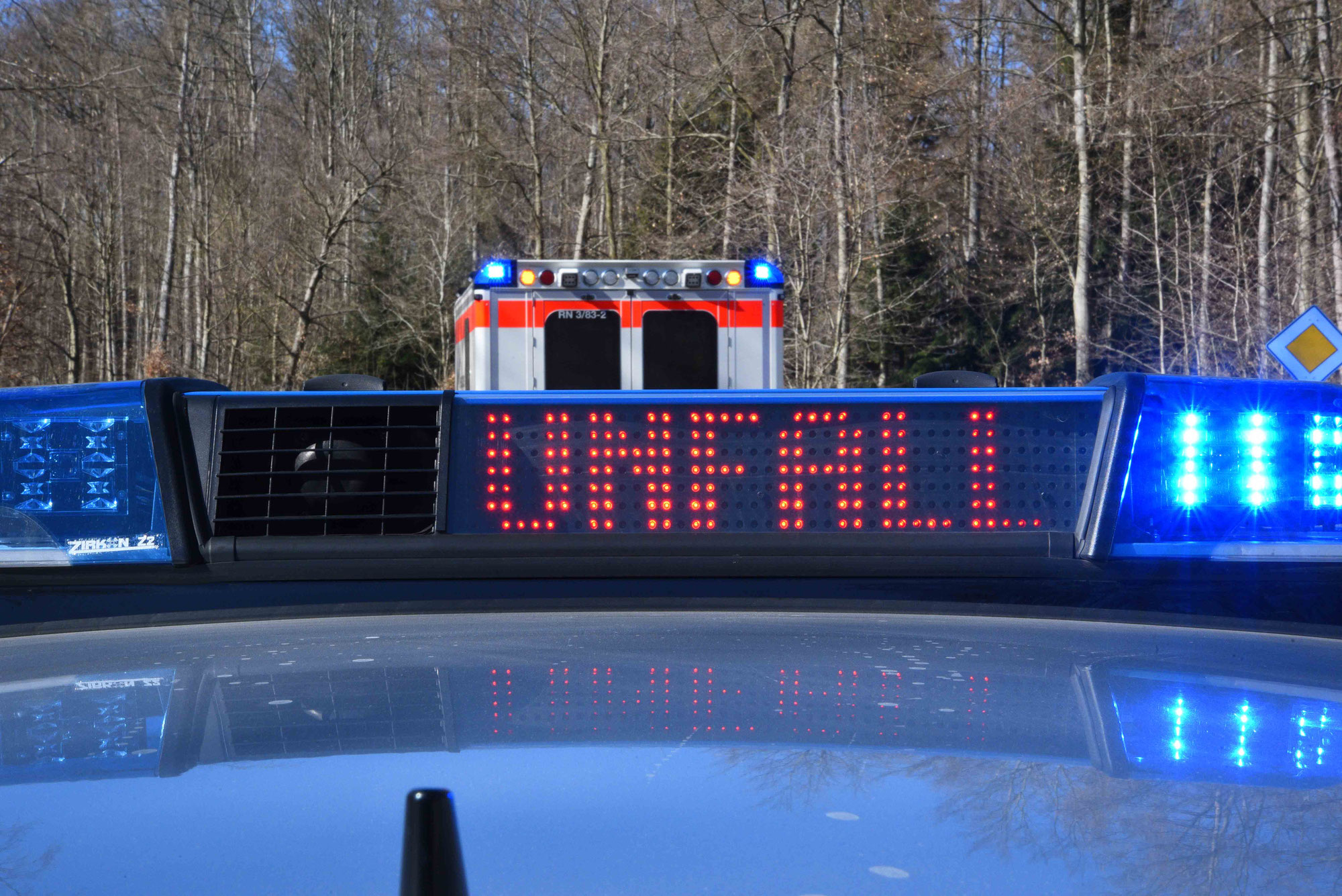 Schwerer Verkehrsunfall an unbeschranktem Bahnübergang in Stutensee