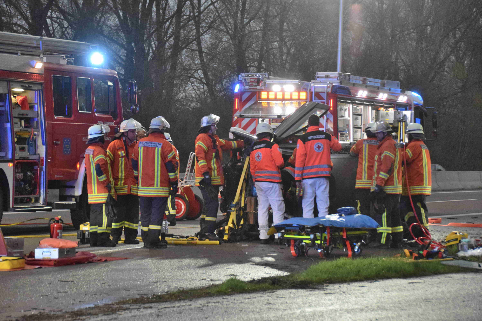 Hemsbach: Auto prallt gegen Anpralldämpfer auf der A5