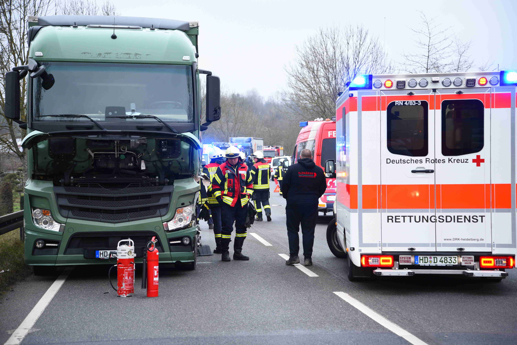 Mauer: Schwerer Verkehrsunfall auf der B45