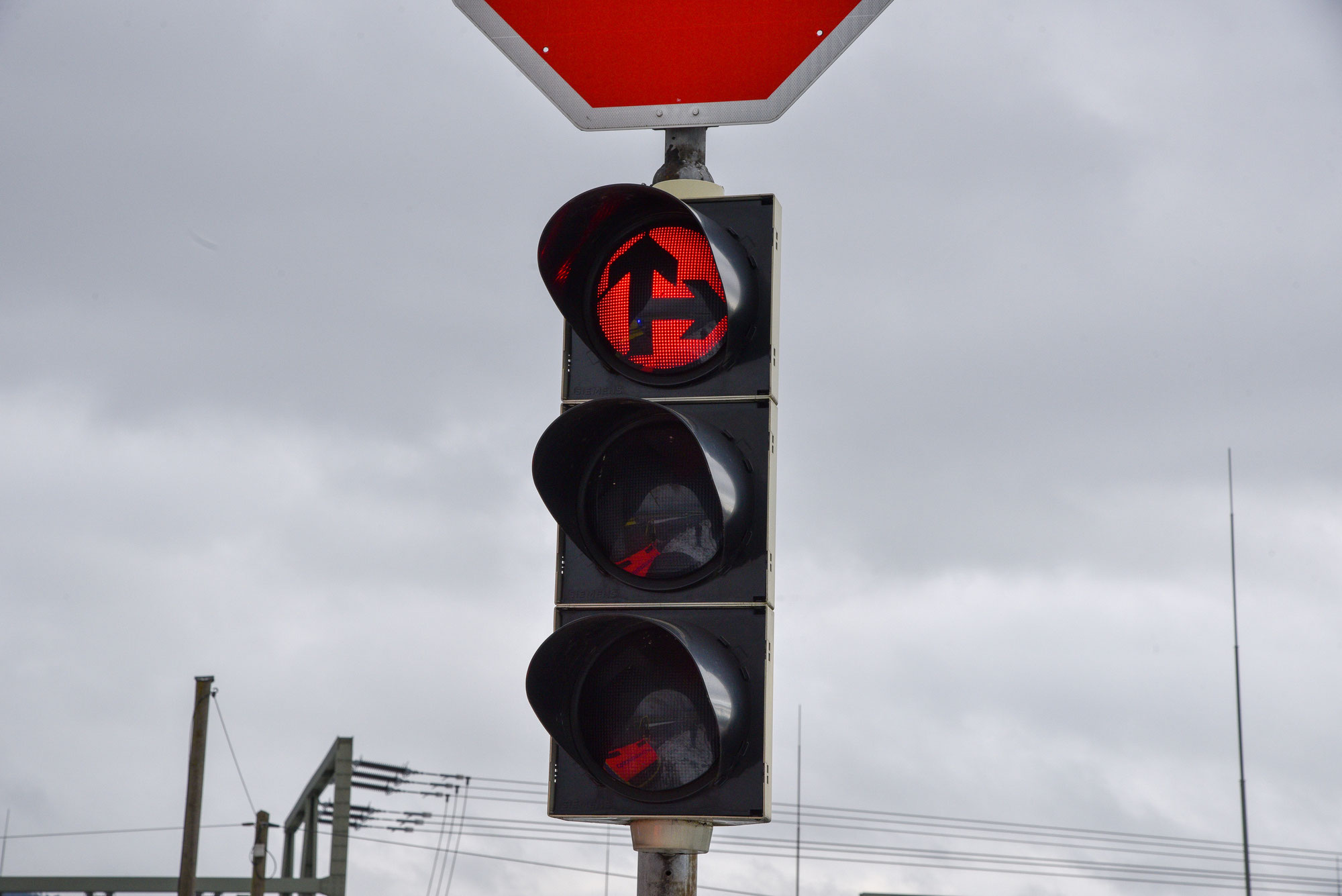 Mannheim-Neckarau: Vor Schreck über Rot gefahren - Unfall mit Straßenbahn