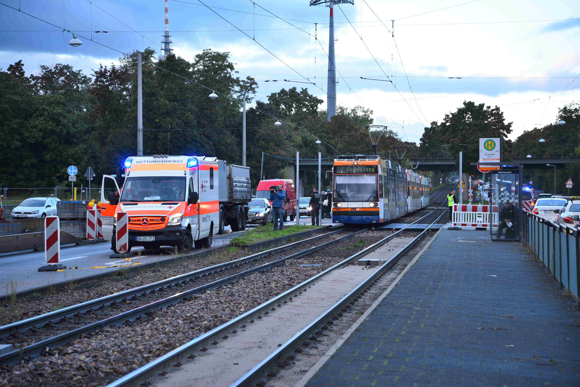 Kind mit Straßenbahn in Mannheim zusammengestoßen