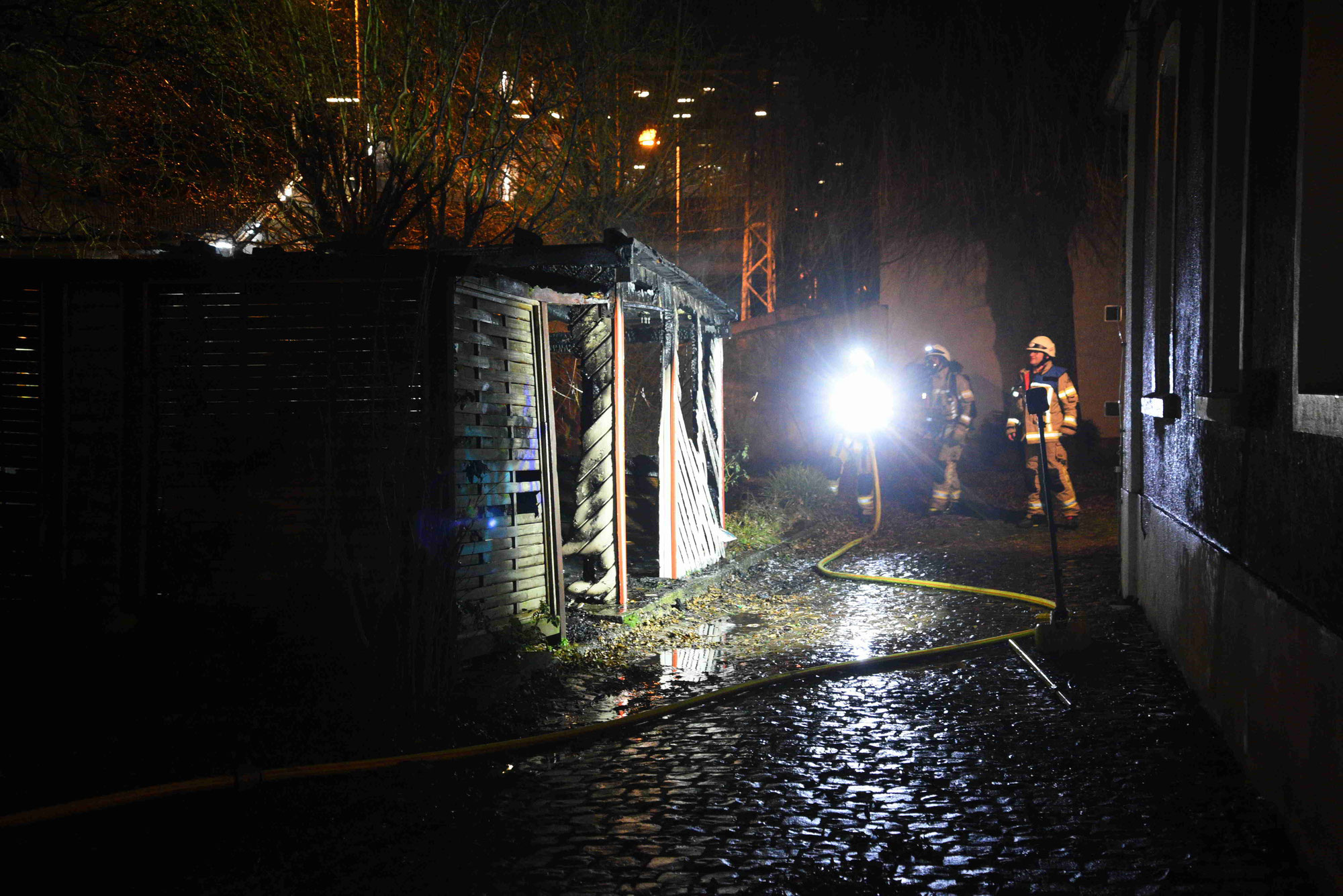 Kirchheim: Brand einer Gartenhütte - Brandstiftung?