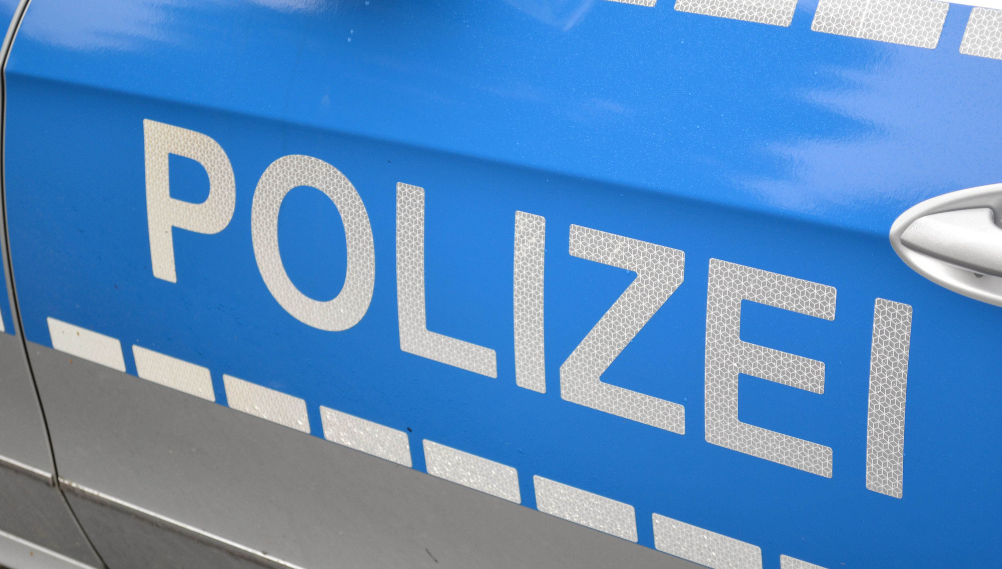 Waldbrunn: Rücksichtsloser Passat-Fahrer gefährdet Verkehrsteilnehmer - Polizei sucht Zeugen!