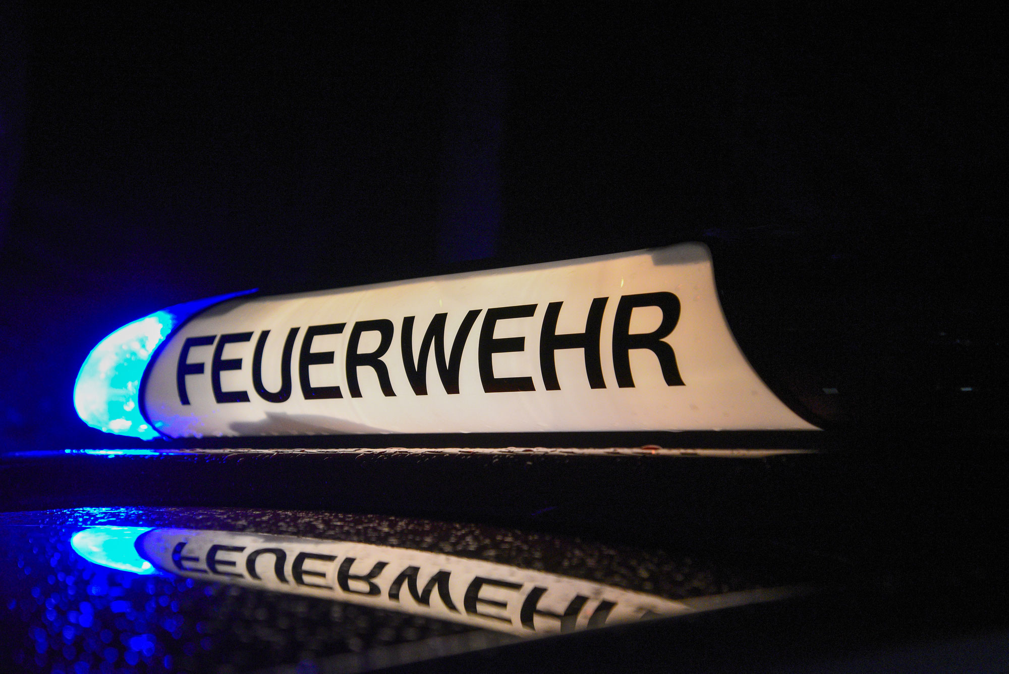 Hemsbach, Rhein-Neckar-Kreis: Unfall im Kurvenbereich - 20-Jähriger verliert Kontrolle über PKW