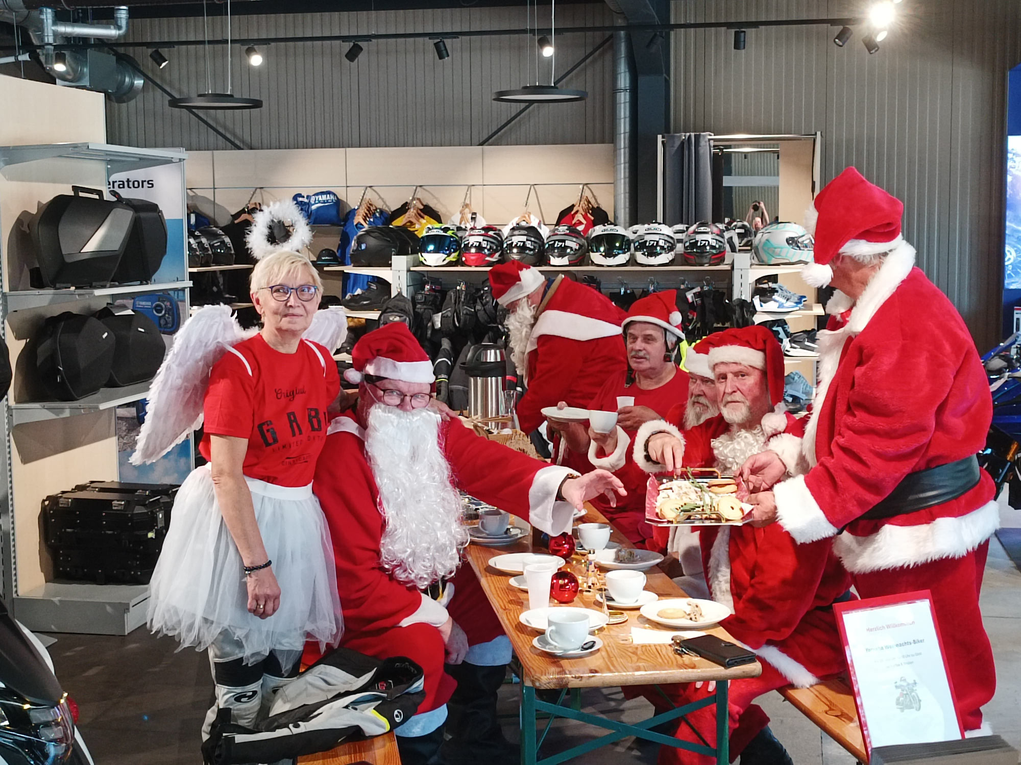 24. Juni - Halbzeit für die Biker Weihnachtsmänner