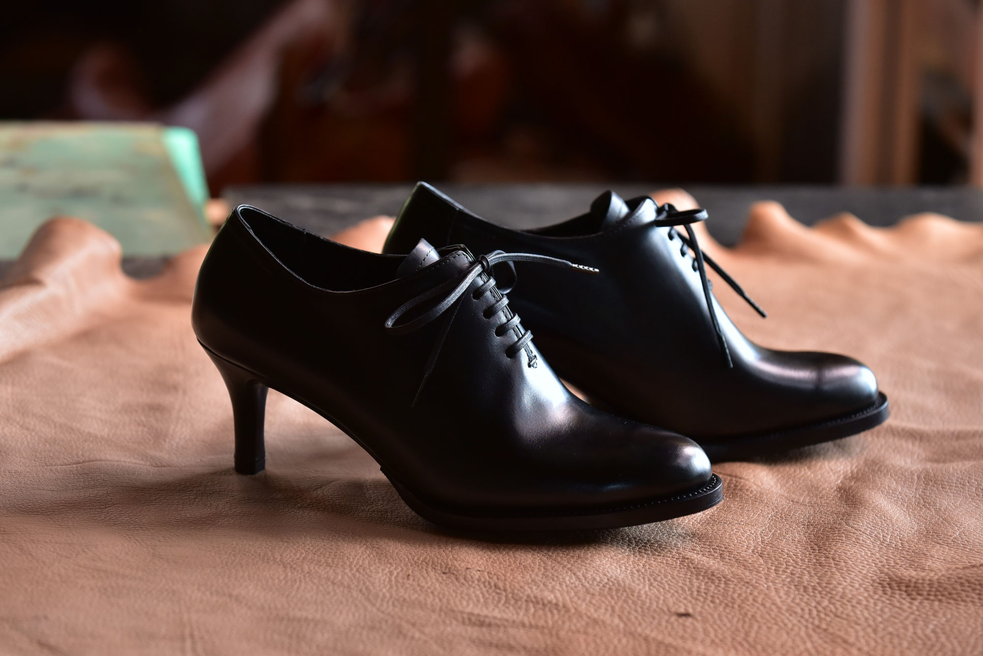 未使用 ロブス ホールカット シューツリー 付 AM8696BM00013_1_l.jpg