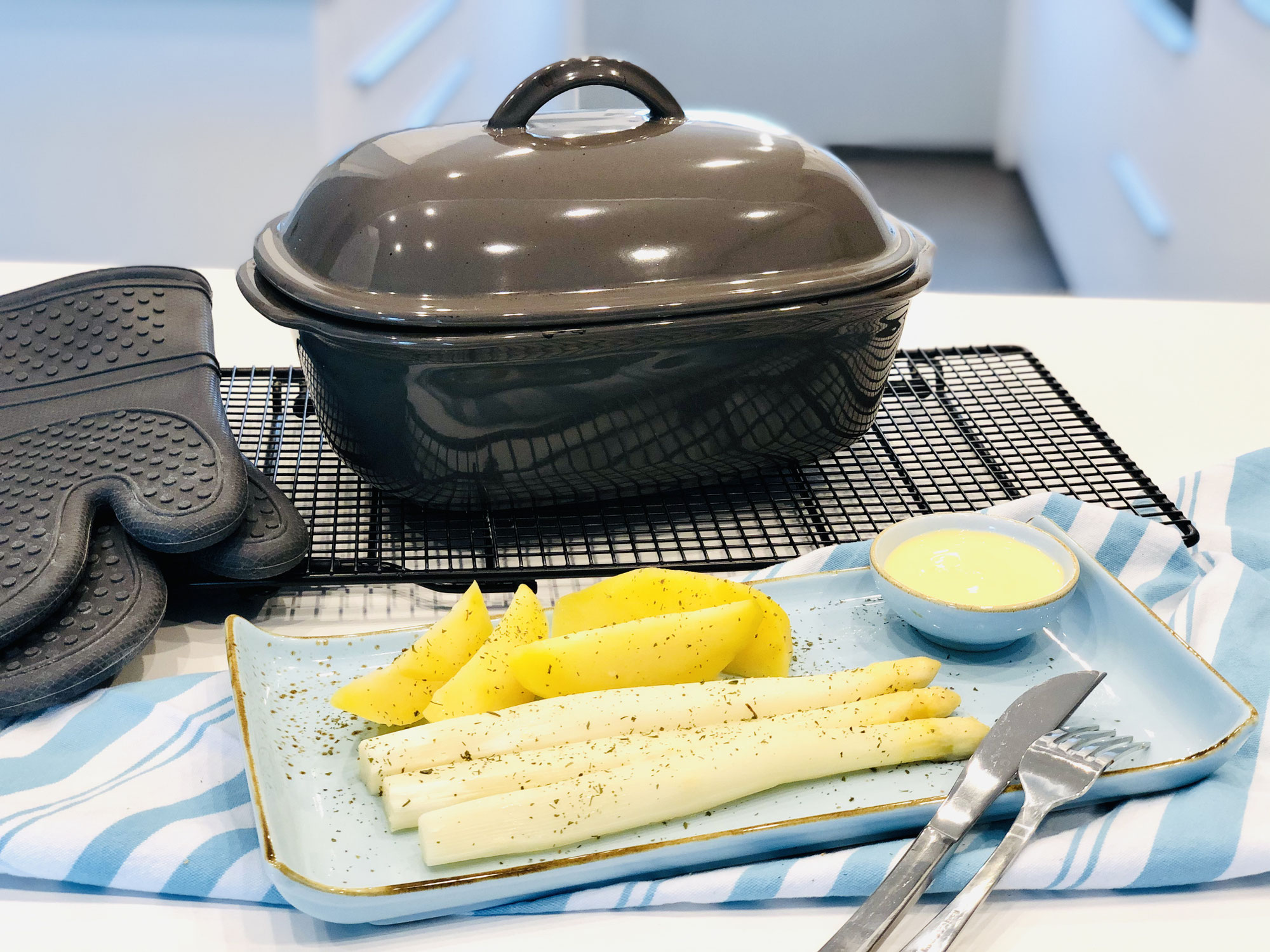 Stangenspargel mit Kartoffel aus dem Ofenmeister von Pampered Chef®