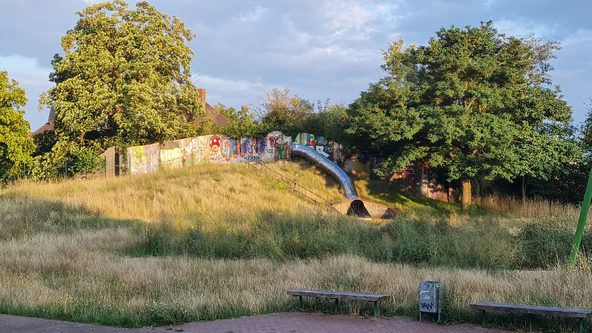 Bernburg erneut im Rampenlicht: Dreharbeiten für neuen Kinderfilm auf Spielplatz „Anton“