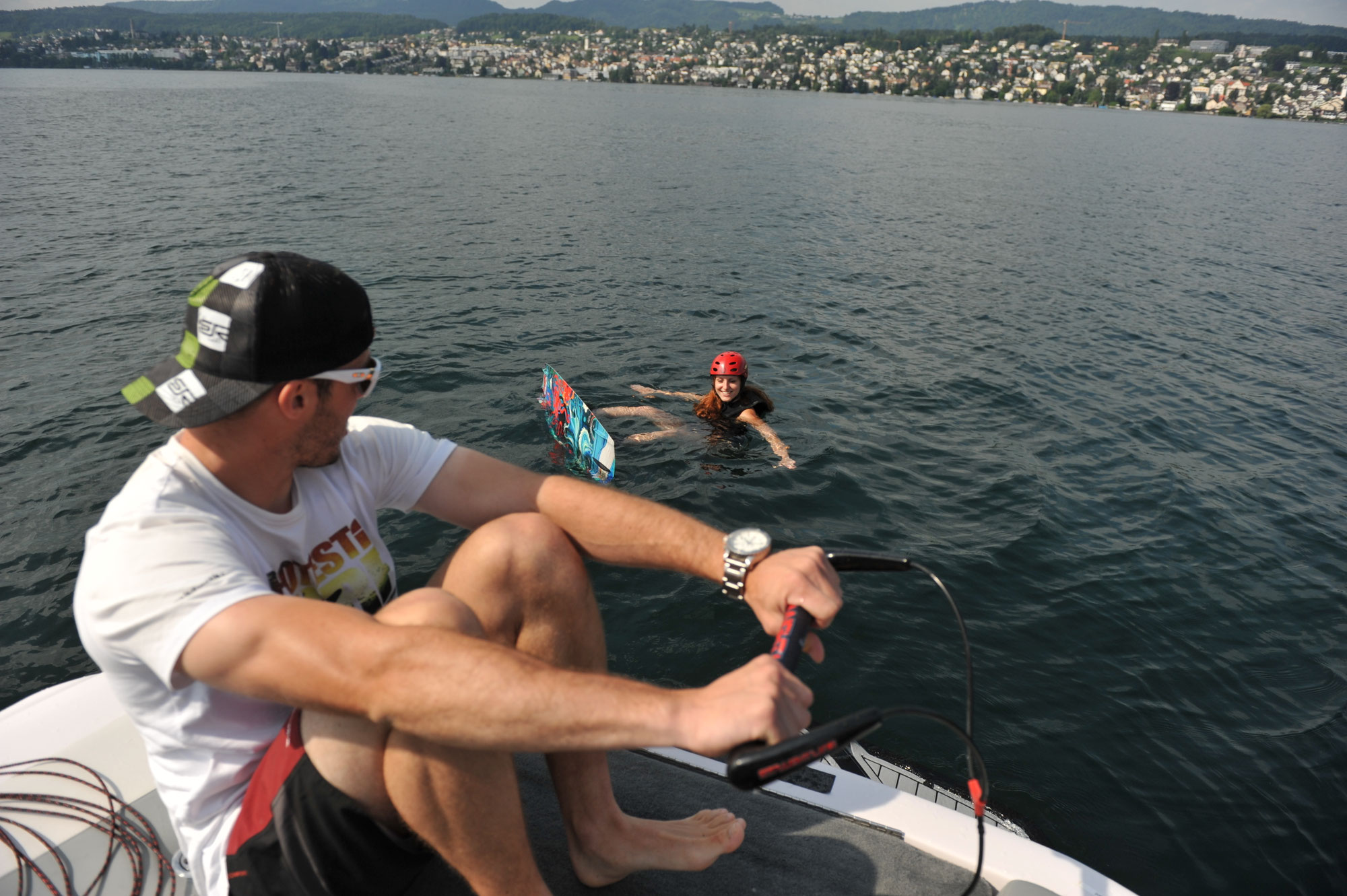 About wakeboarding, wakeskating, wakesurfing, waterski Zurich, lake