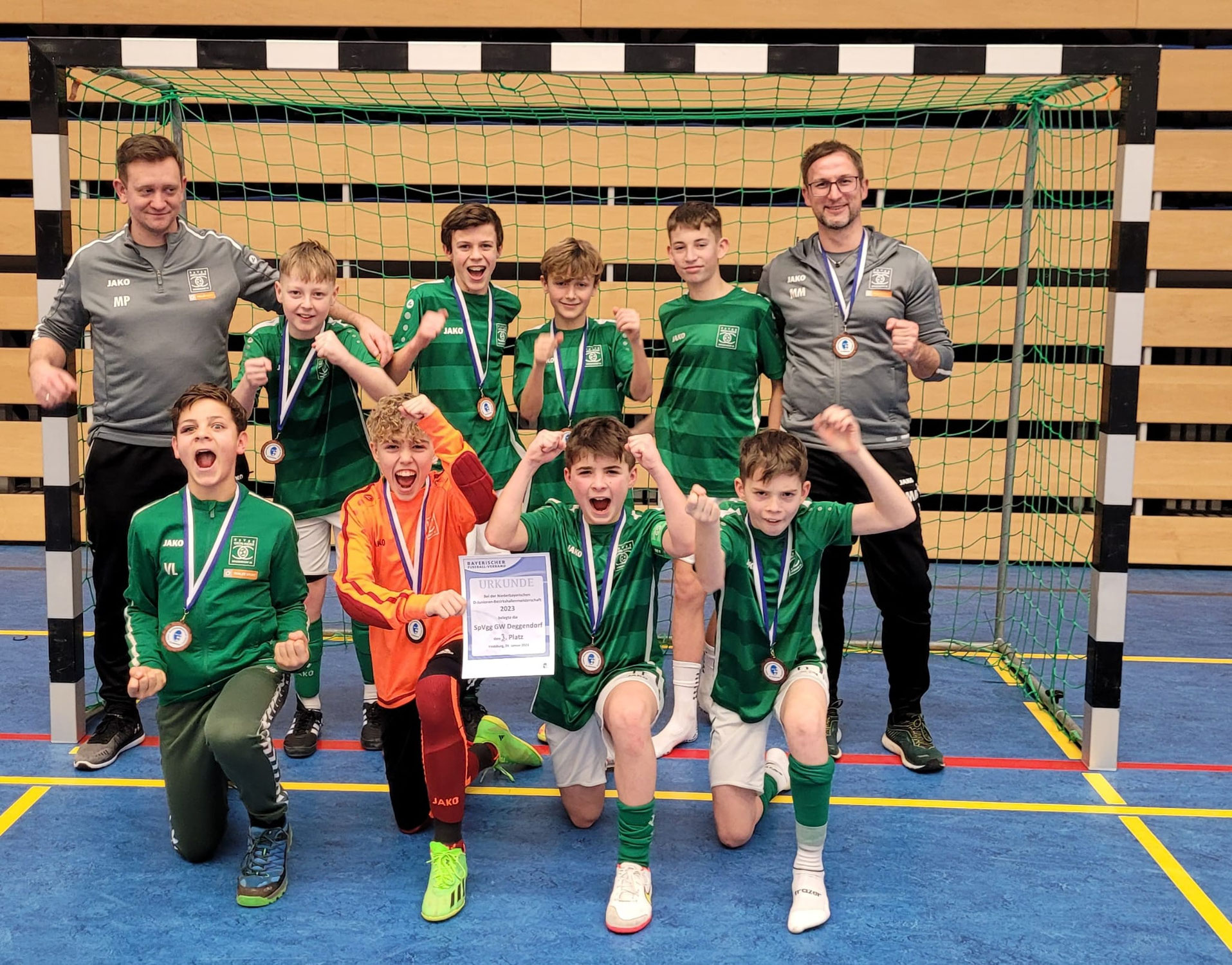 U13 von Grün-Weiß Deggendorf holt sich Platz 3 bei der Niederbayerischen Hallenmeisterschaft
