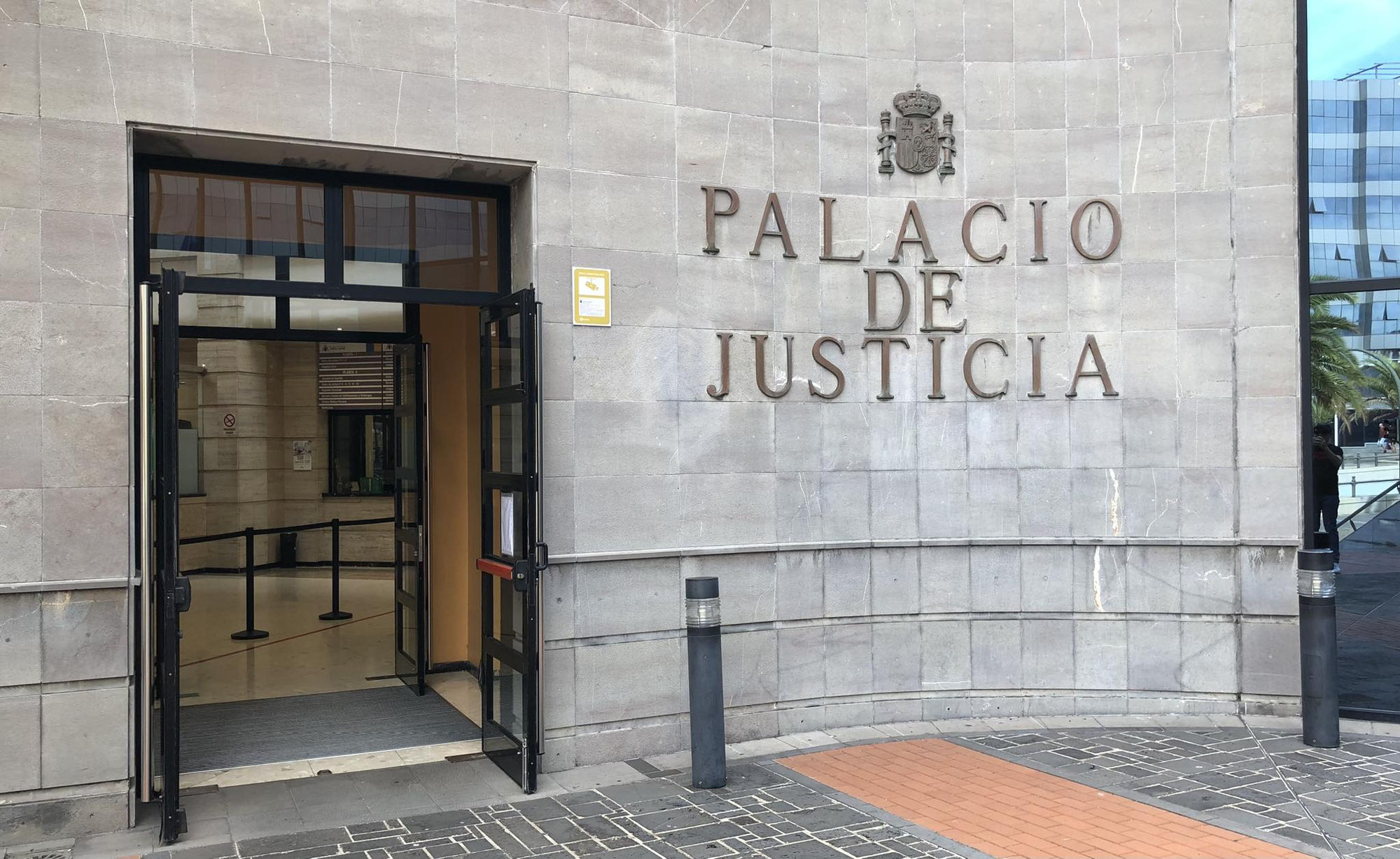 BAKINTER condenada a devolver a nuestra clienta 24.458 € por una tarjeta abusiva