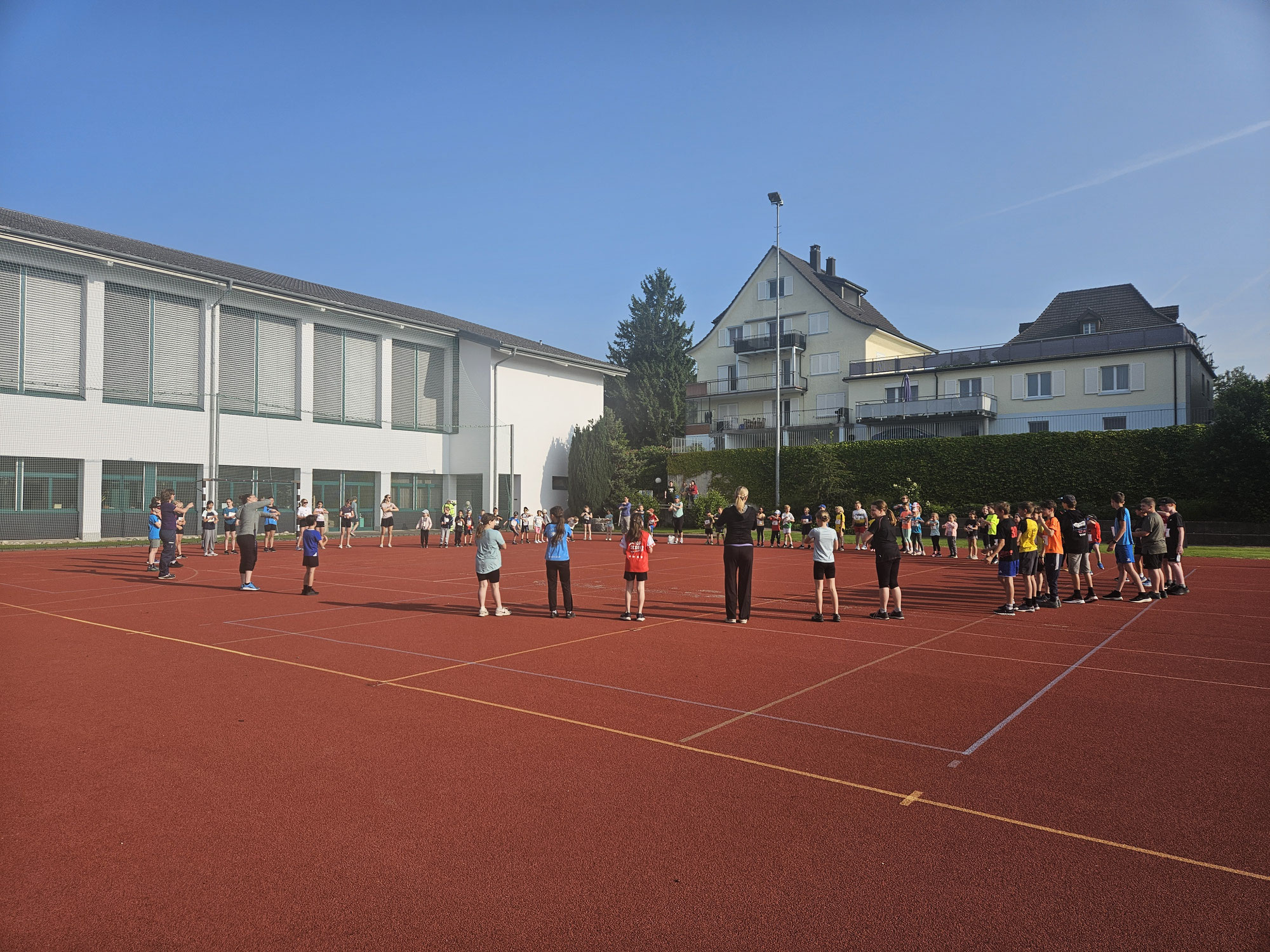 Sport, Spiel und Sonnenschein- gelungener UBS Kids Cup am Sporttag