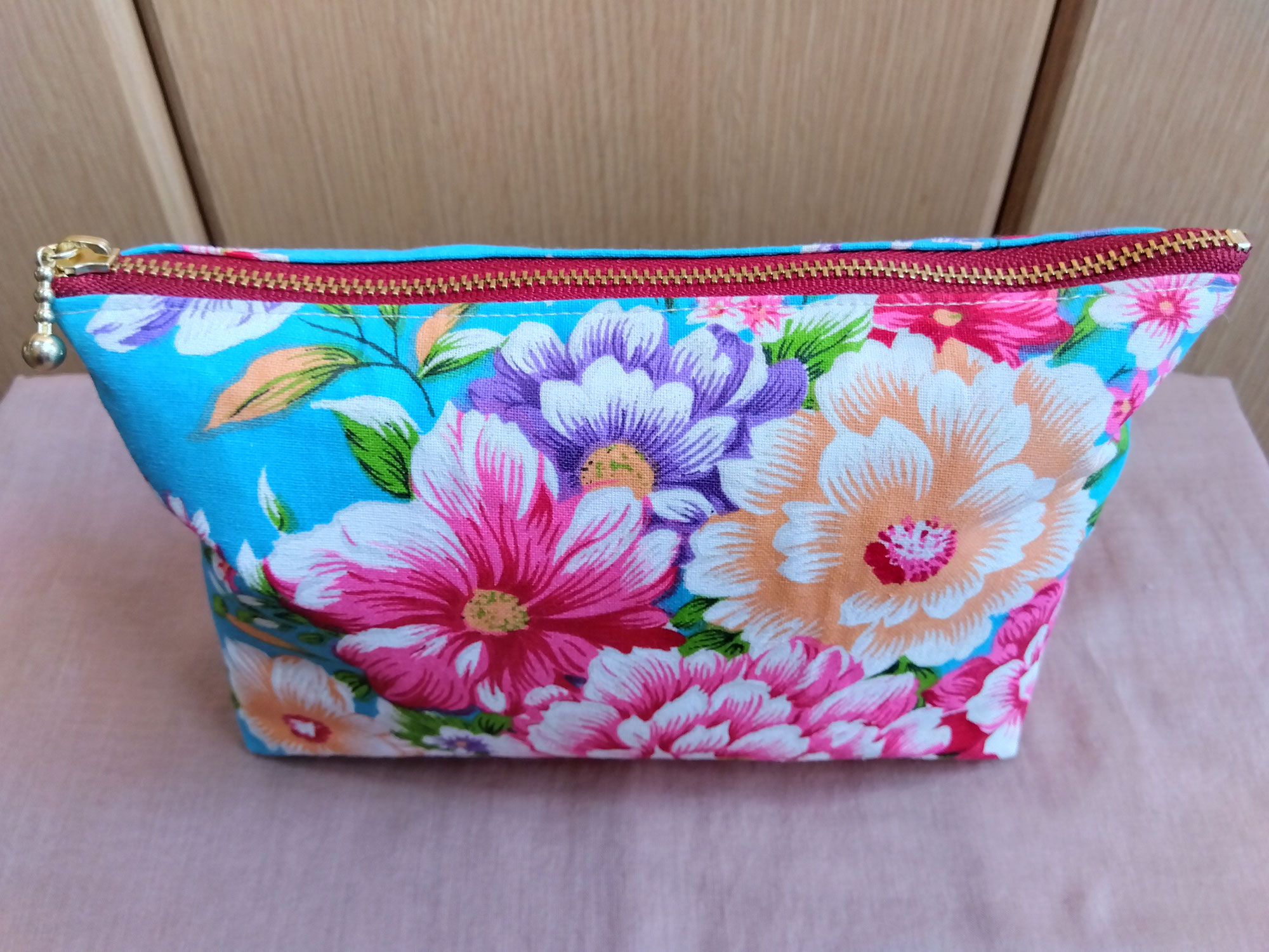 新商品！ポーチ(花布＋ハワイアン生地)です。