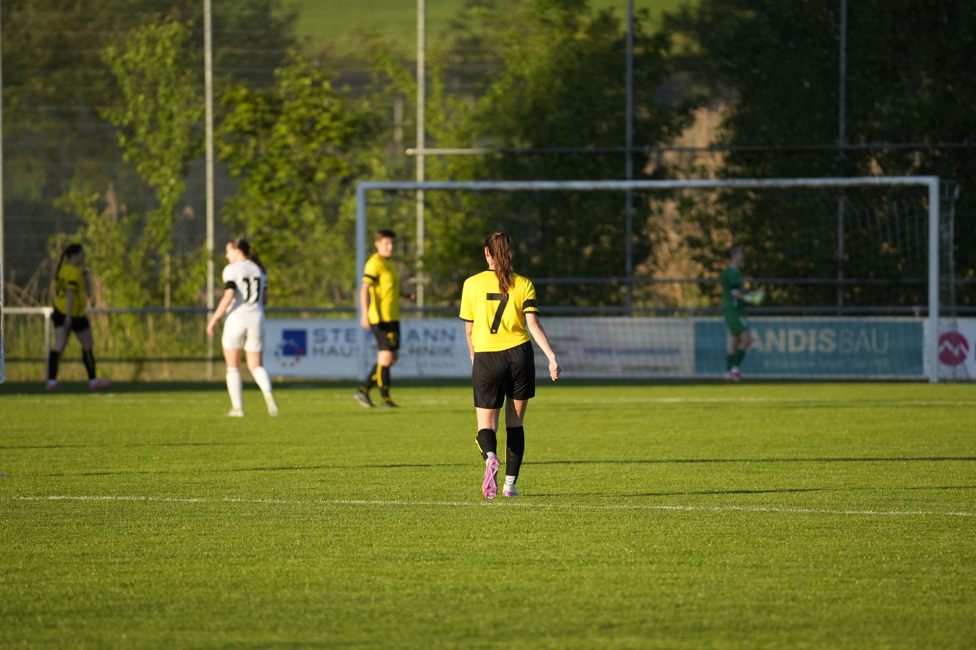 Frauen 1 - Machtdemonstration unserer Frauen