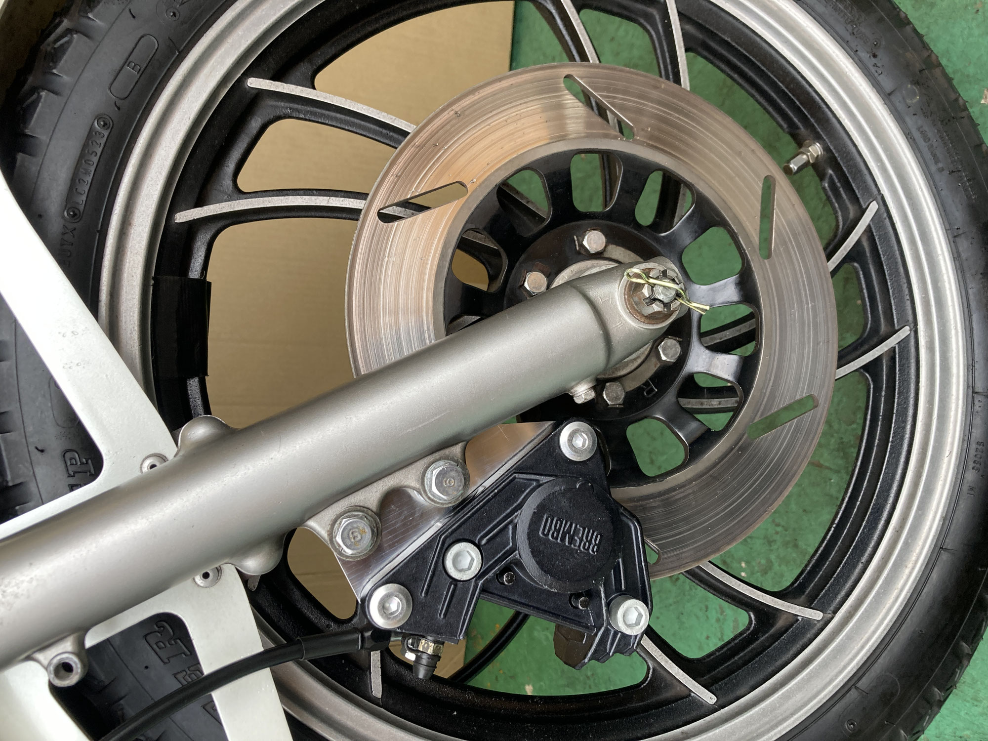 RZ250　350用　ブレンボ　おにぎり　おむすび　２POTキャリパー　サポート　