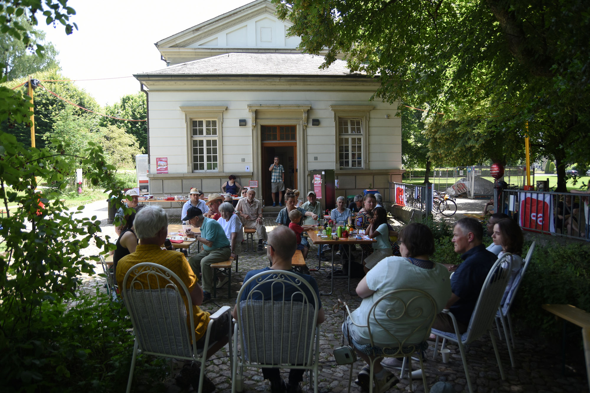 Die SP Zofingen feierte im Rosengarten ihr Sommerfest