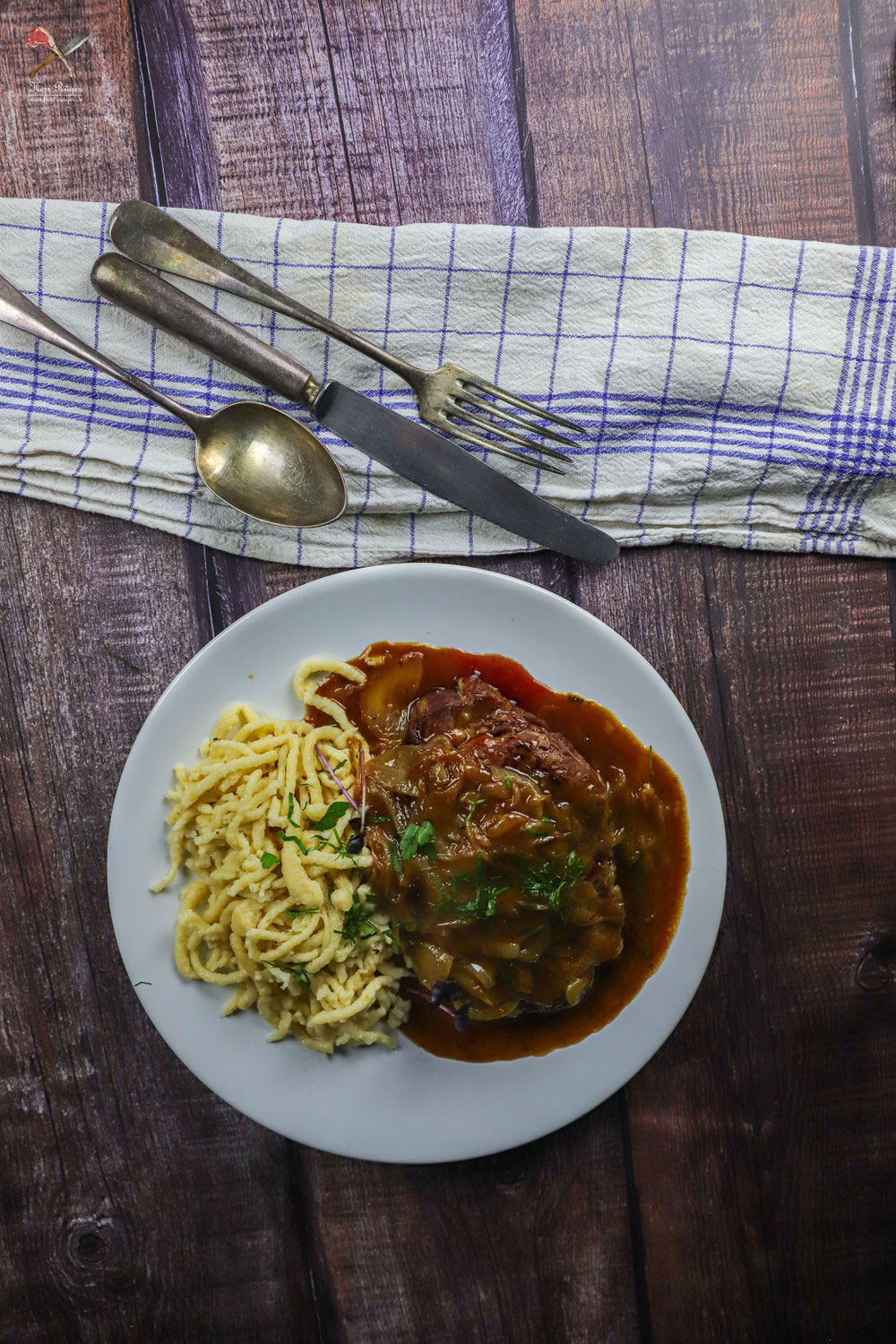 Meaty Christmas: Schwäbischer Zwiebelrostbraten mit Spätzle.