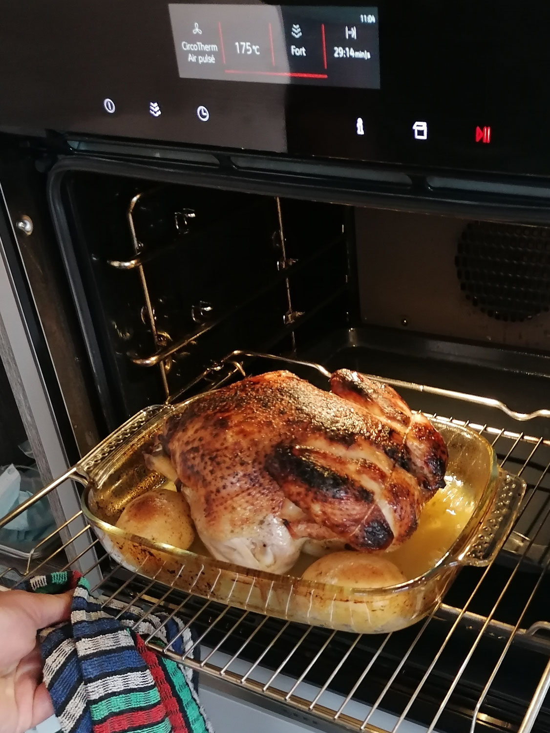 Poulet fermier confit au miel de noire et à l'estragon ; L'Abeille Noire