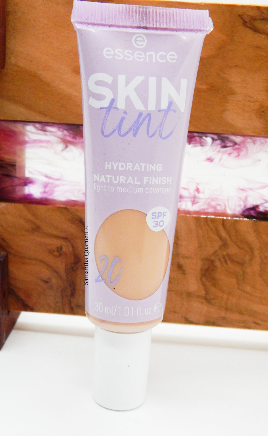 Skin Tint 20 Essence Cosmetics - Recensione