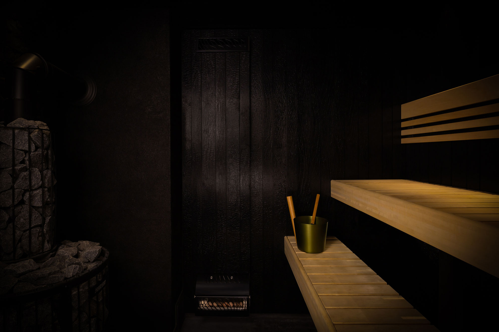 Shou Sugi Ban moderno: cómo Thermory Ignite reinventa la madera carbonizada para fachadas únicas