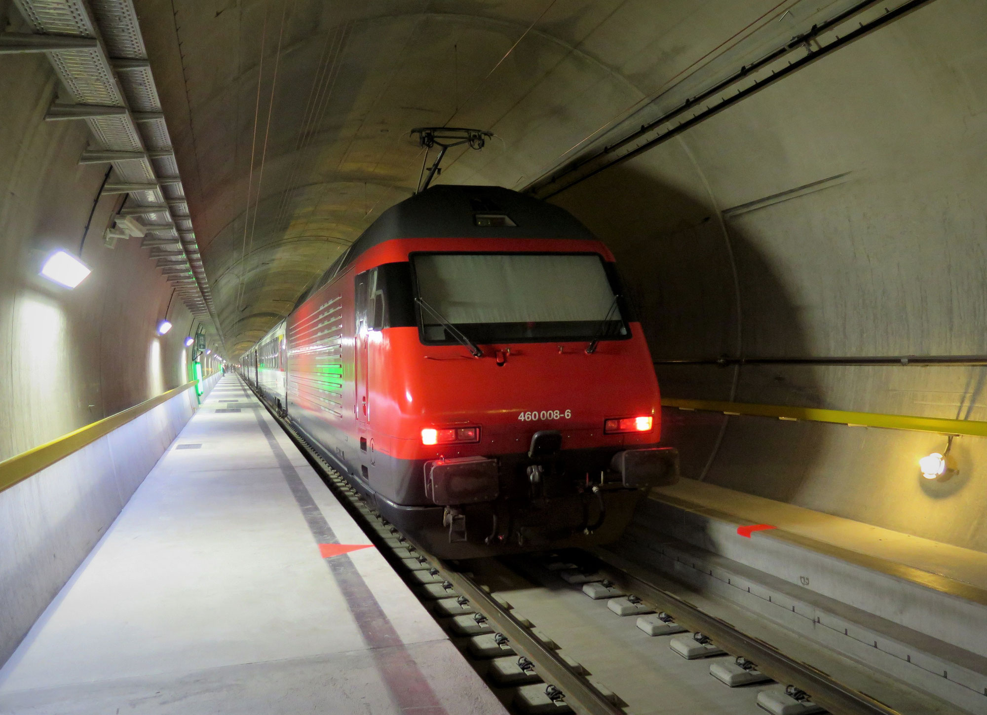 28 Prozent mehr Bahnreisende am Gotthard nach Eröffnung des Basistunnels (GBT) 2016