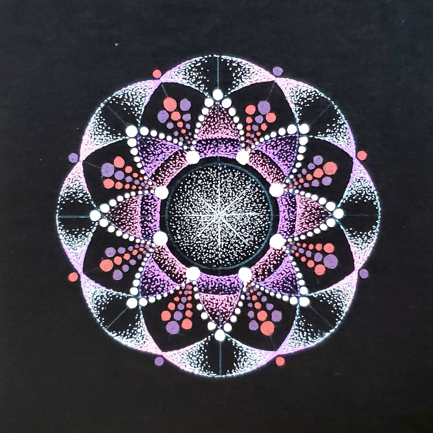 点描曼荼羅画　ボールペン問題　