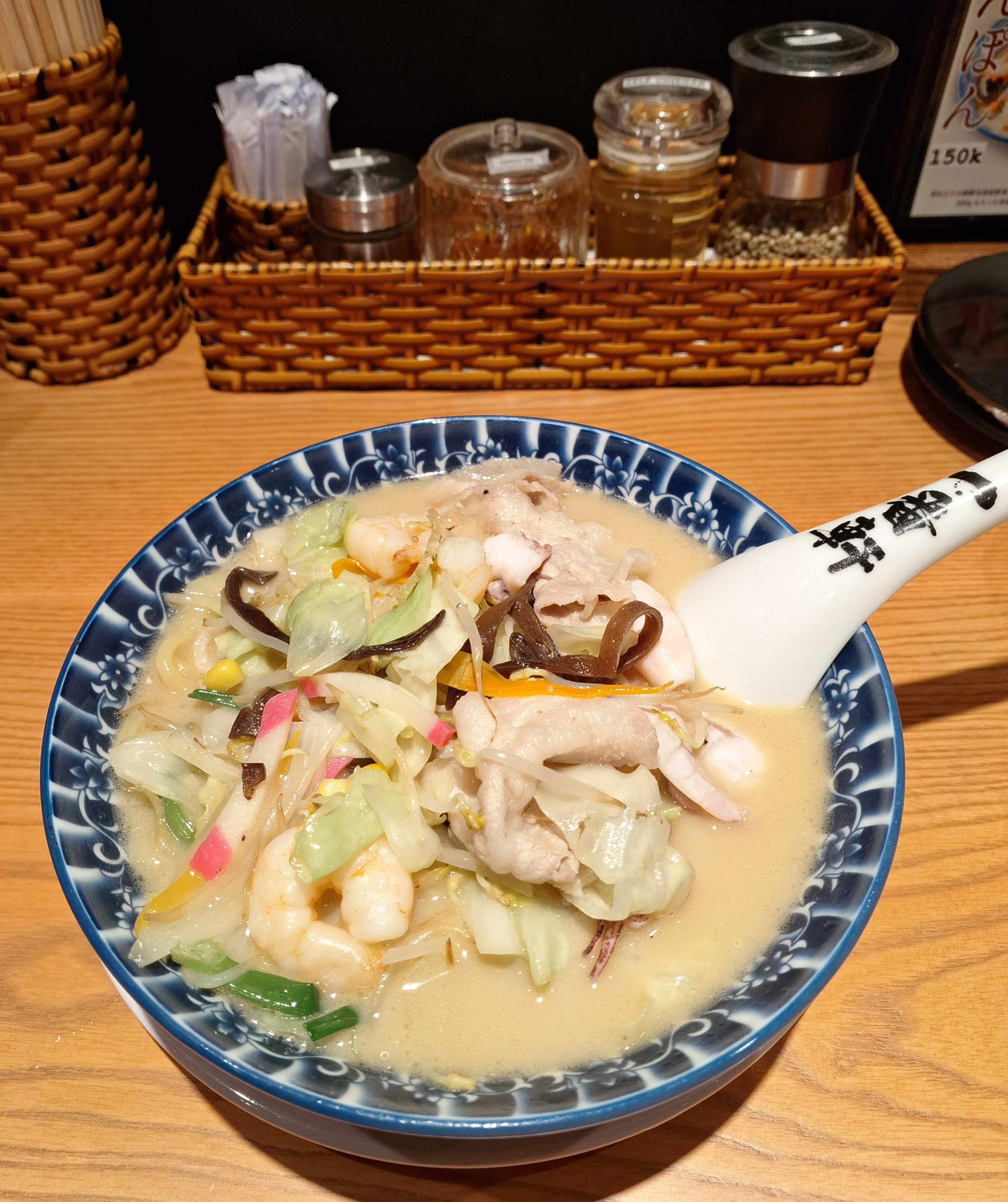 一番軒の濃厚ちゃんぽん（ベトナム）