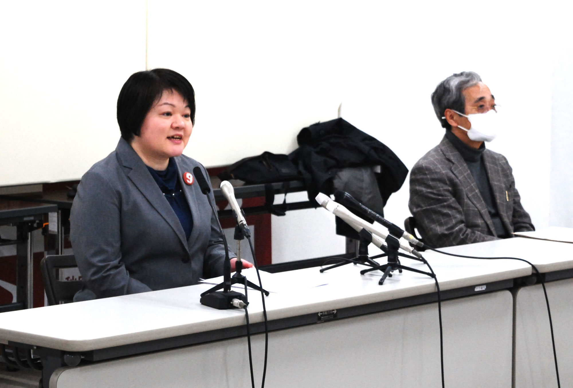 秋田県知事選で猿田氏支持 党県委が会見