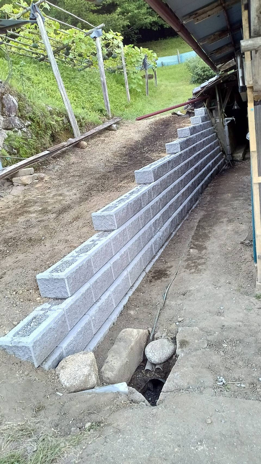 ブロック積み作業