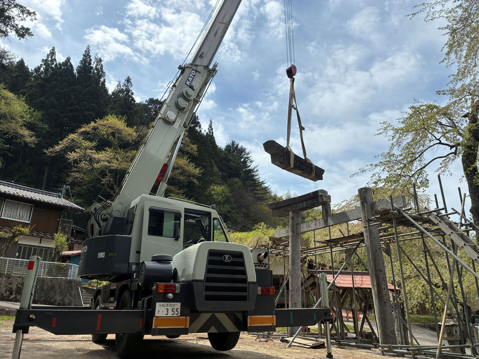 鳥居の移設工事