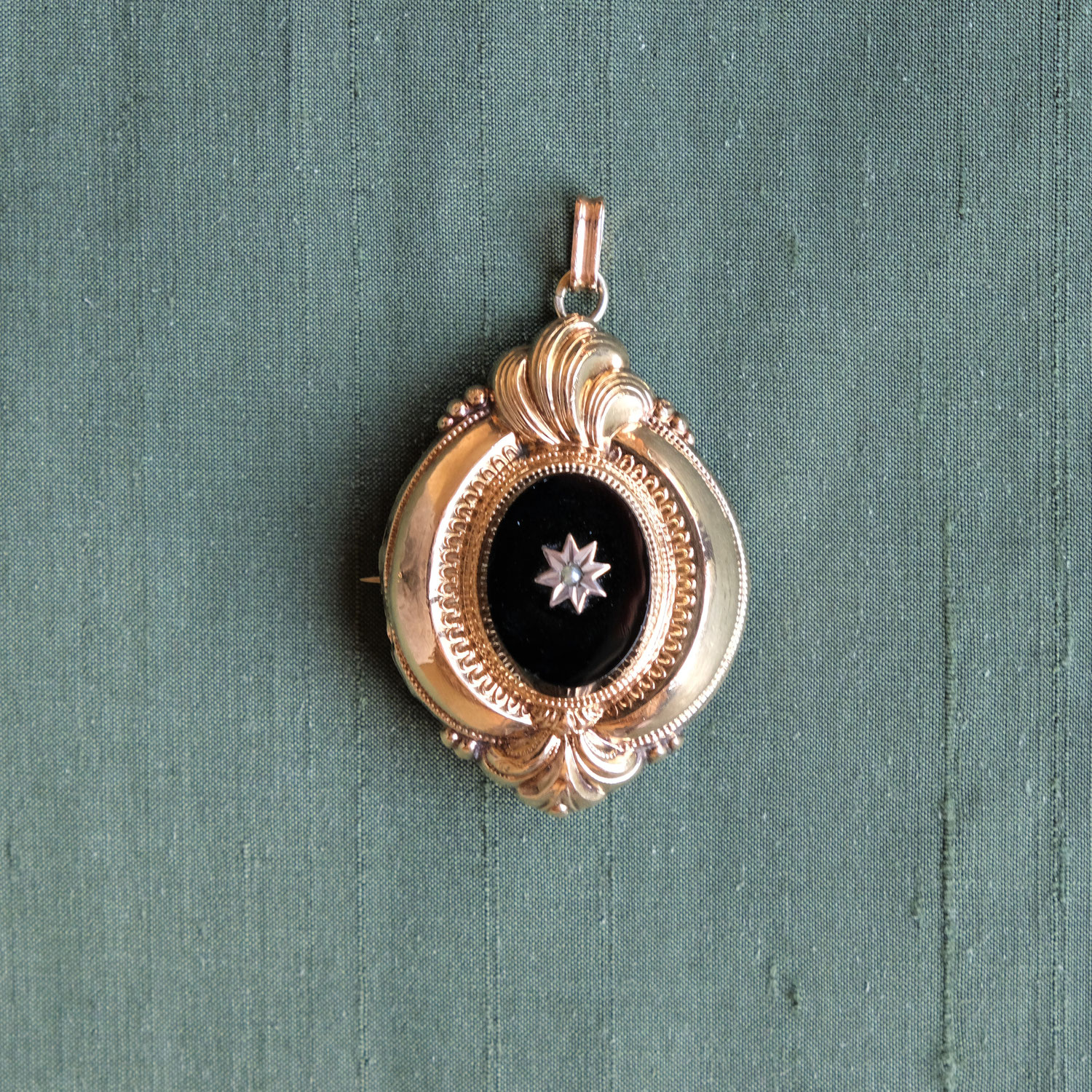 Collectible 1800s Jewellery – What is Foam Gold?